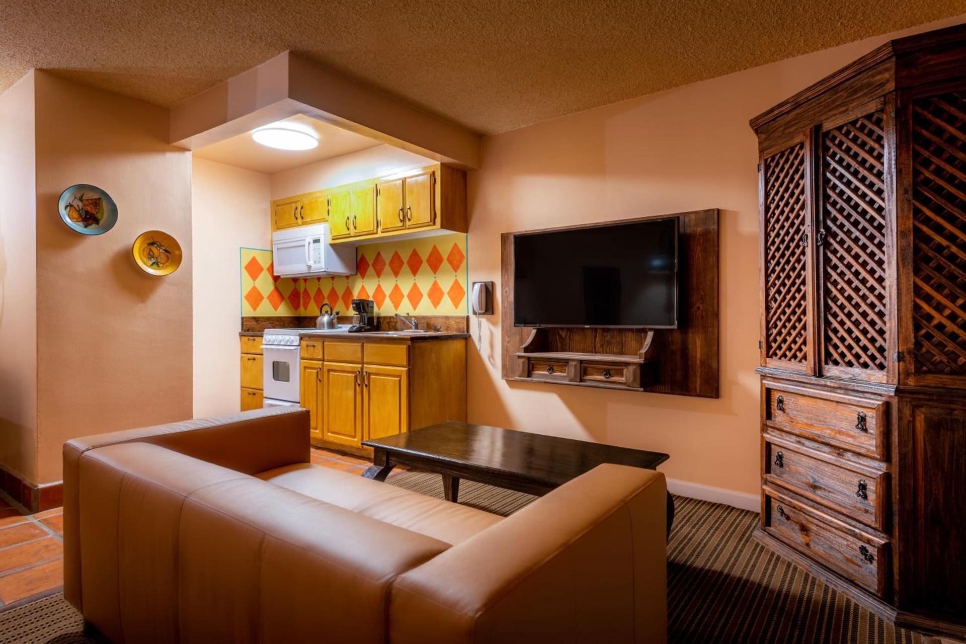 Hotel Pepper Tree Boutique Kitchen Studios - Anaheim photo 9