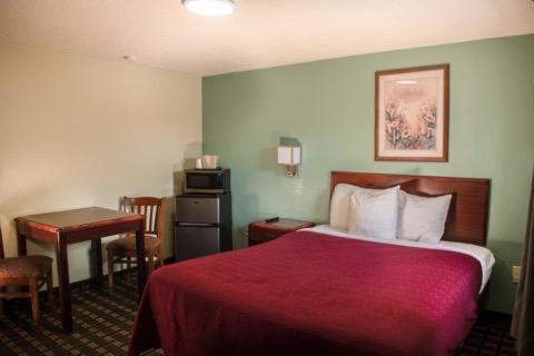 Boulevard Inn photo 8