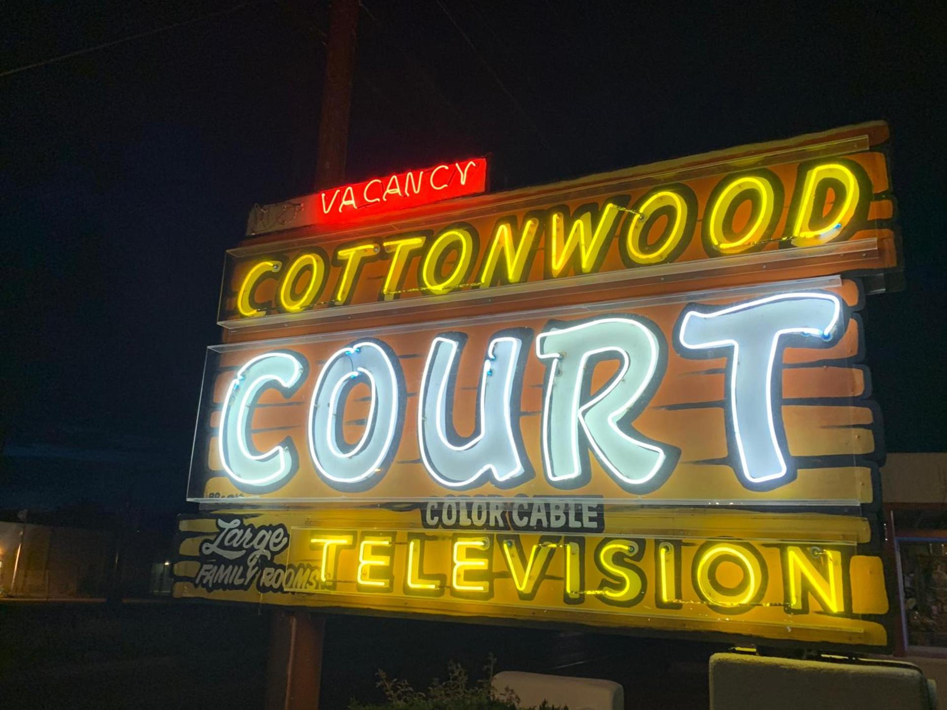 Cottonwood Court Motel photo 3