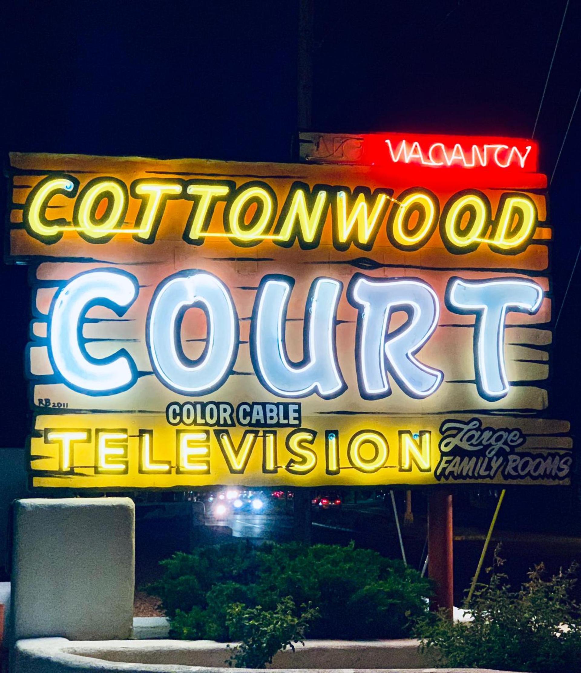 Cottonwood Court Motel photo 66