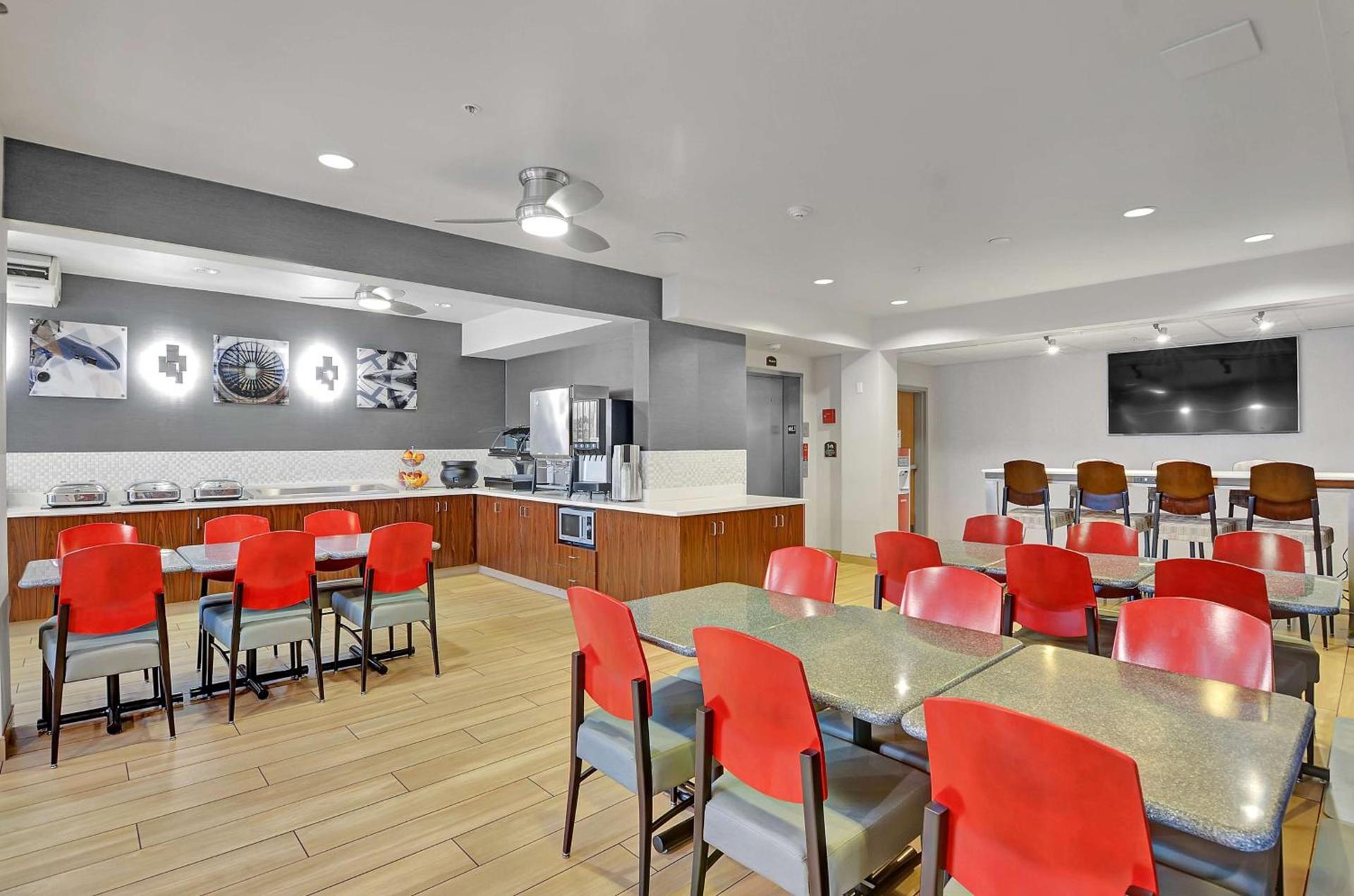 Executive Residency by Best Western Navigator Inn & Suites photo 6