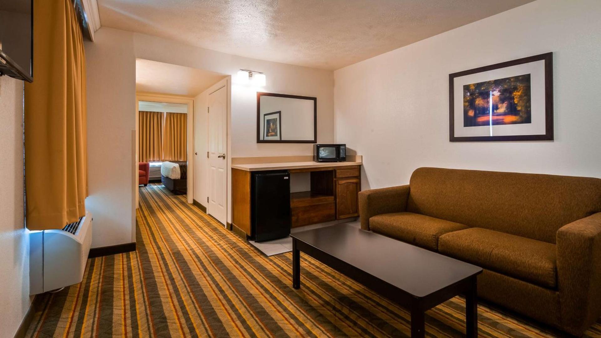 Best Western Visalia Hotel photo 33