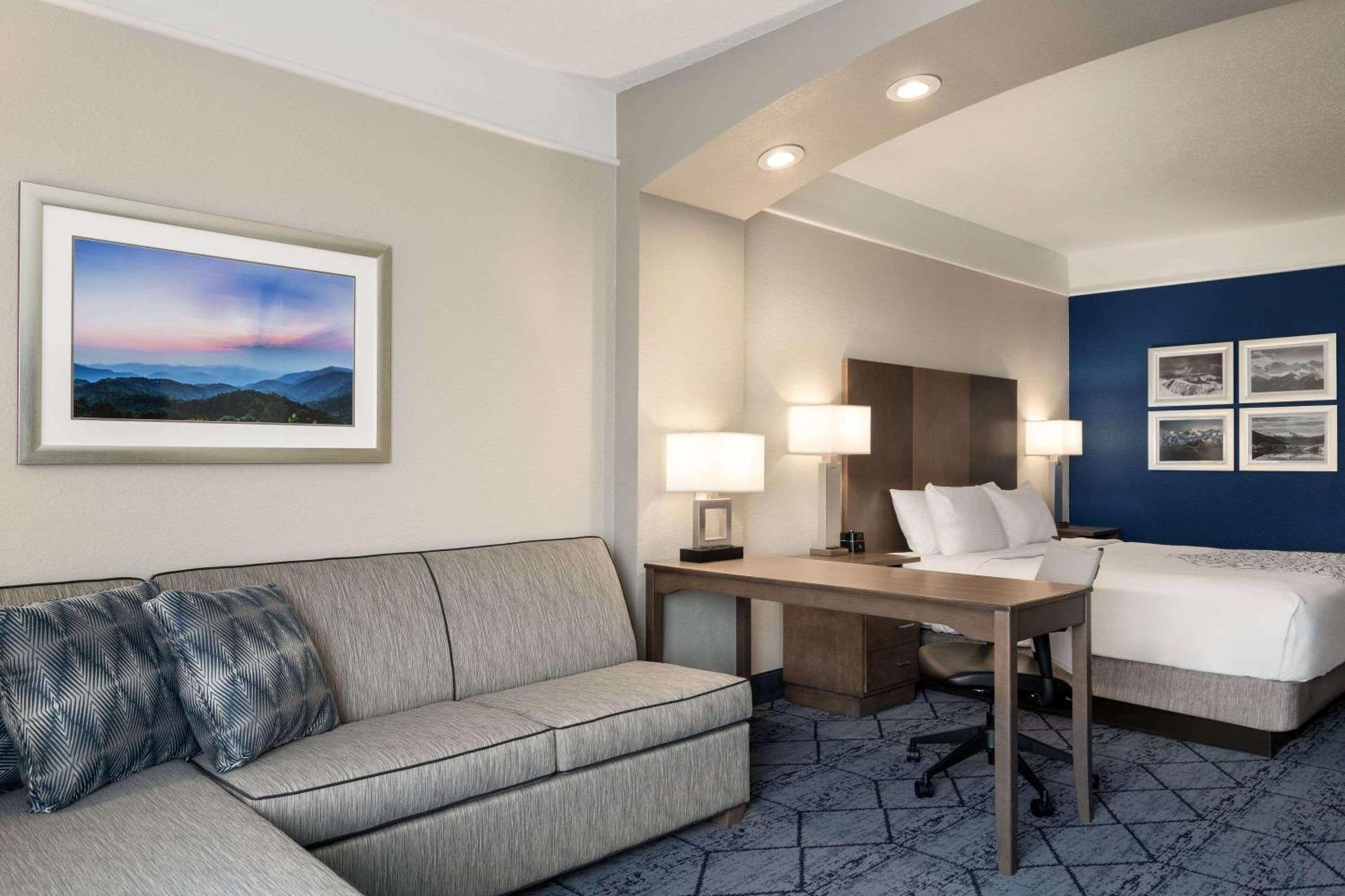 La Quinta Inn and Suites by Wyndham at WaTiki Waterpark photo 88