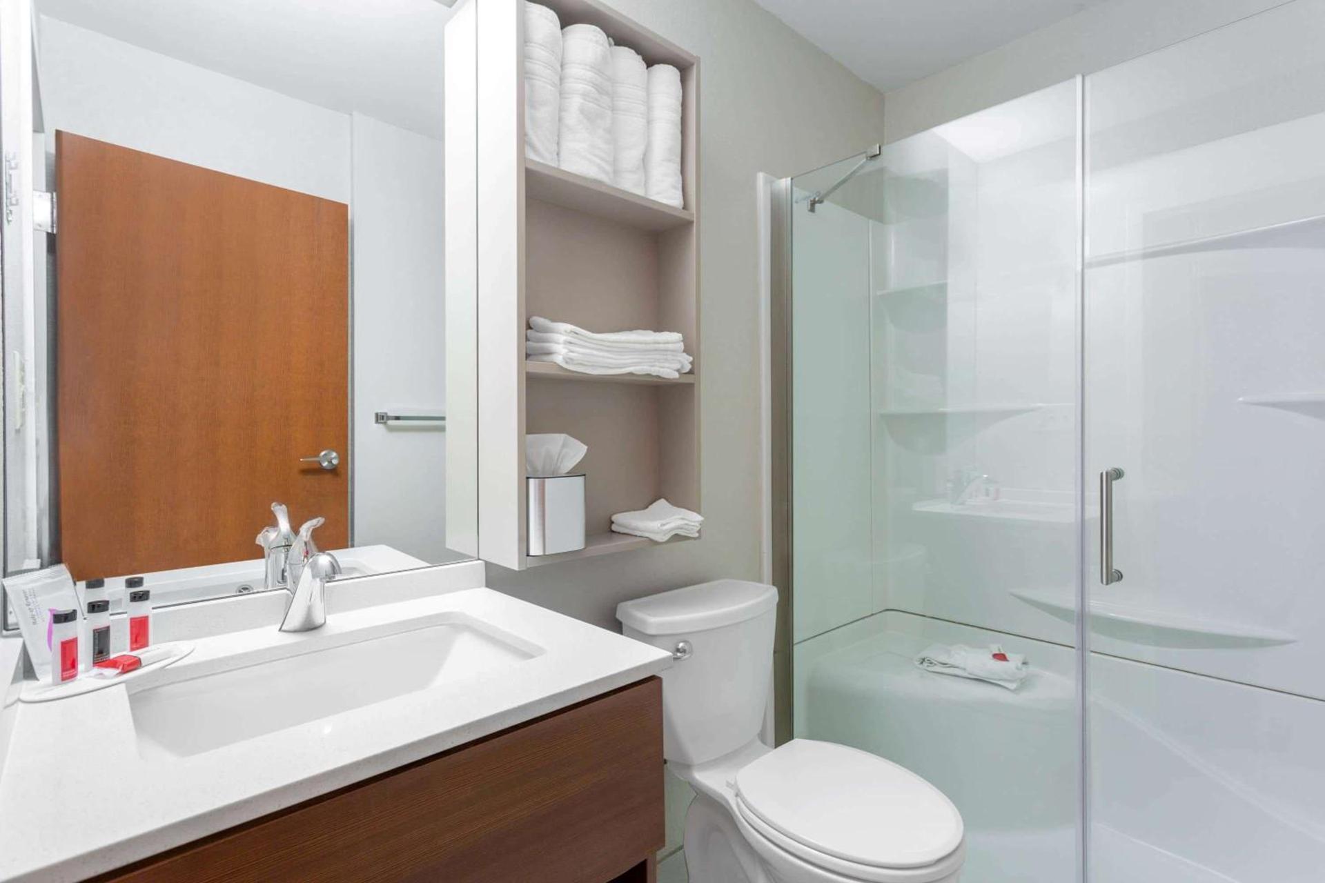 Microtel Inn & Suites by Wyndham Niagara Falls photo 7