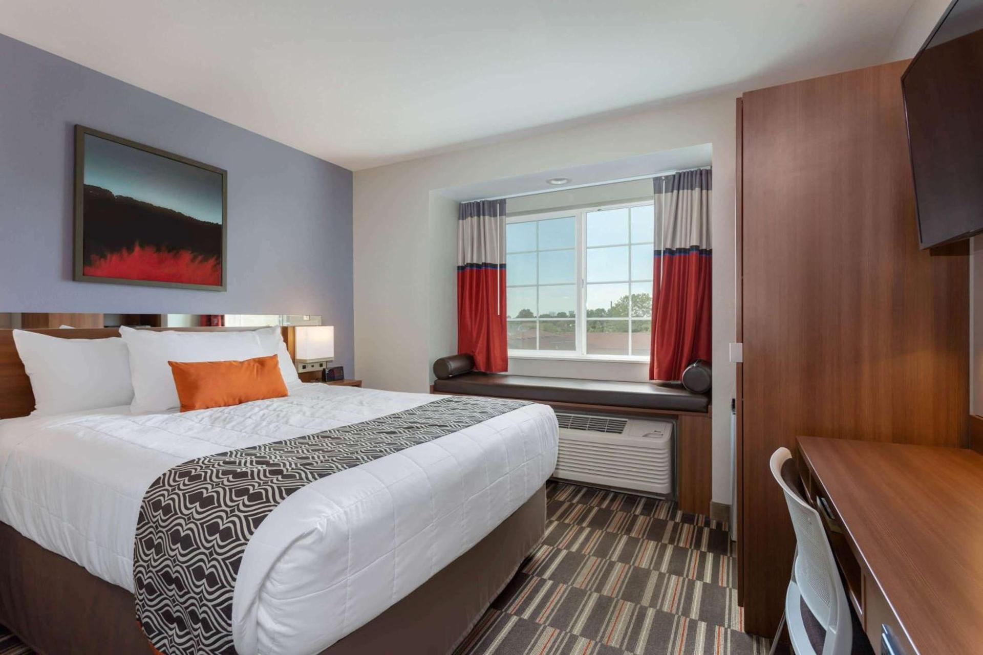 Microtel Inn & Suites by Wyndham Niagara Falls photo 5