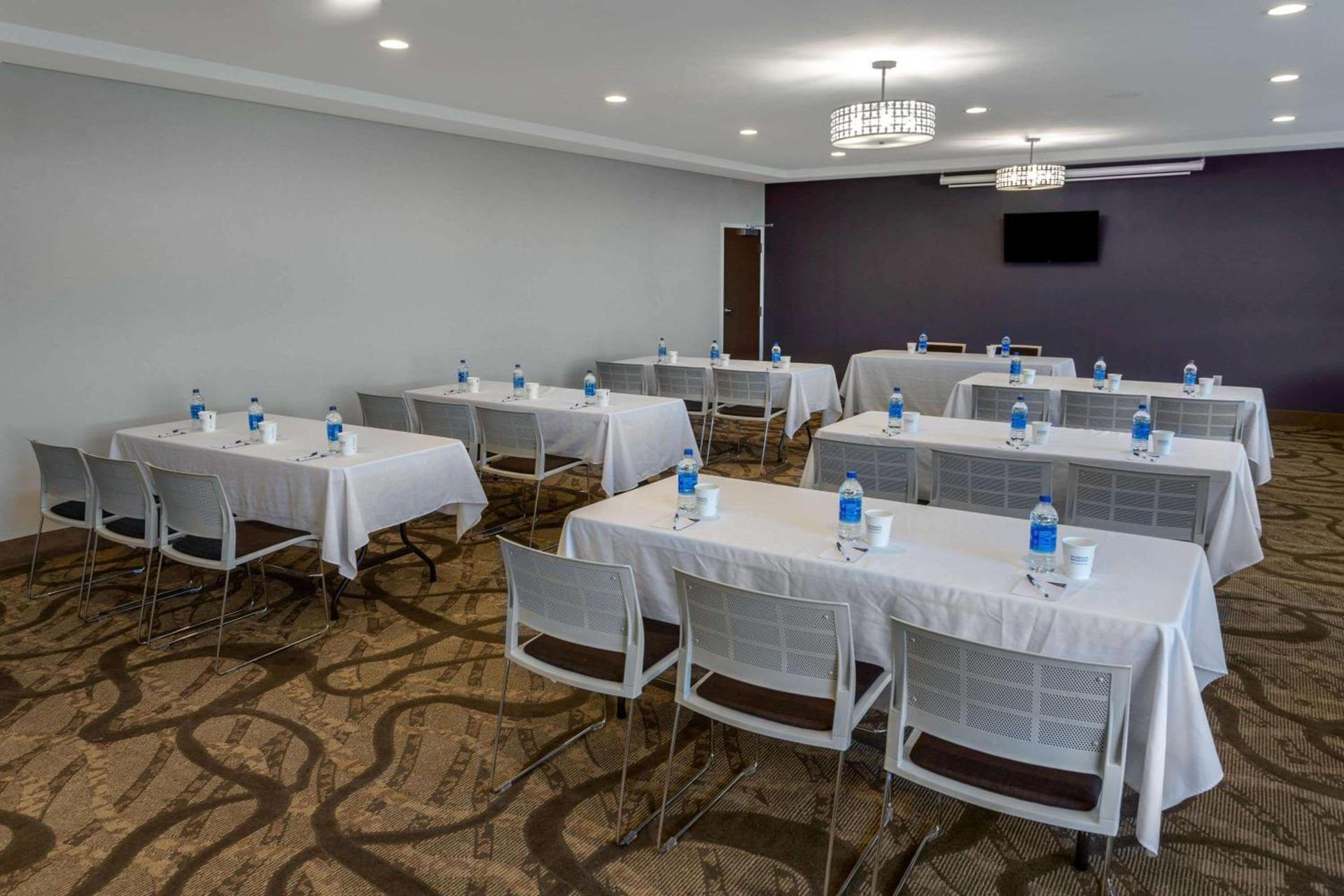 Microtel Inn & Suites by Wyndham Niagara Falls photo 9