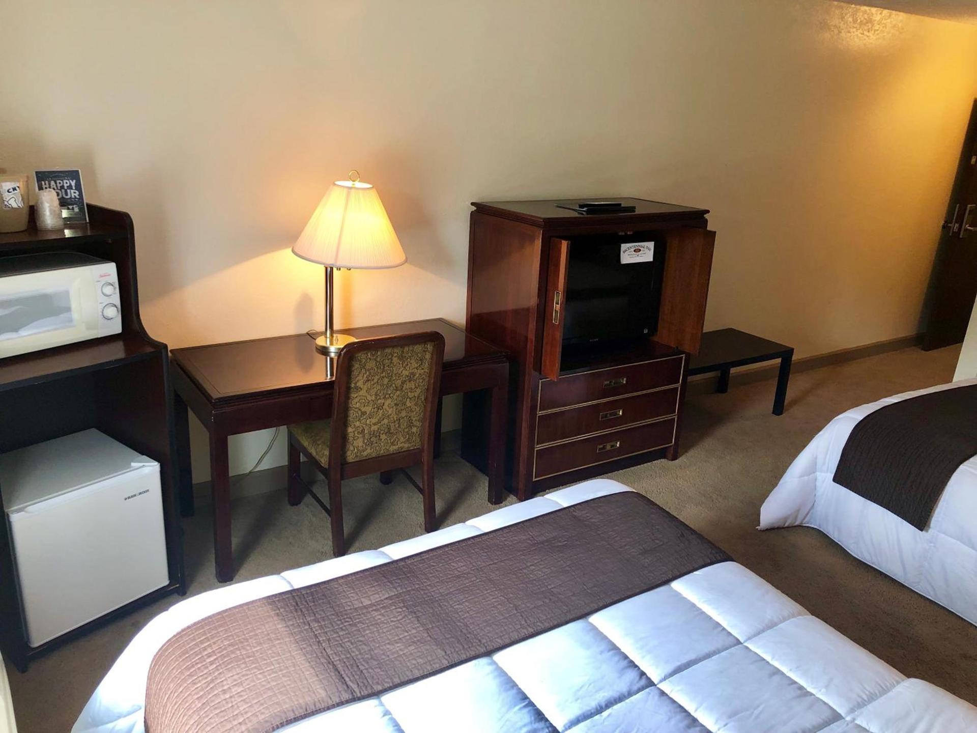 Bicentennial Inn photo 33
