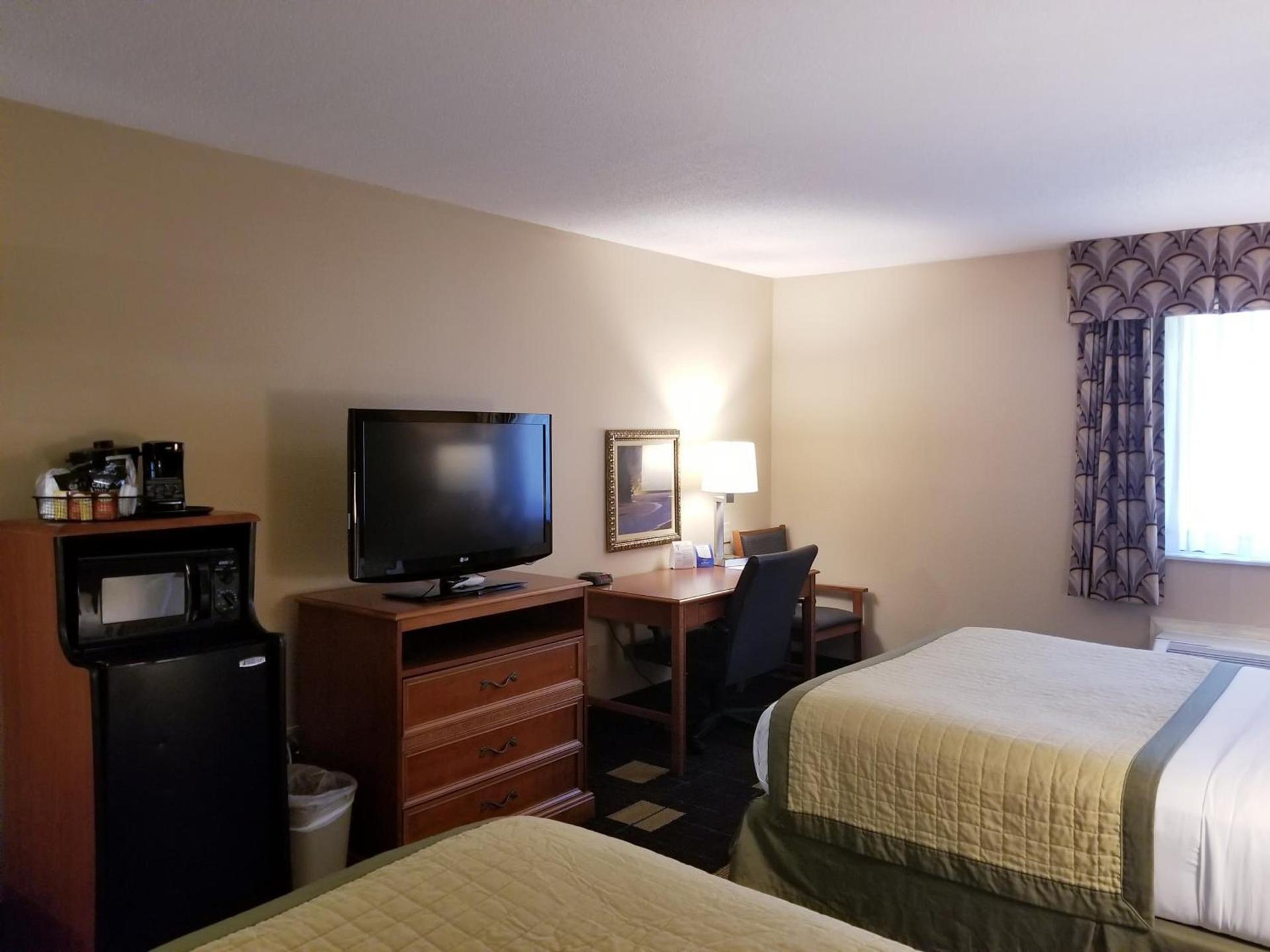 Baymont by Wyndham Indianapolis West photo 23