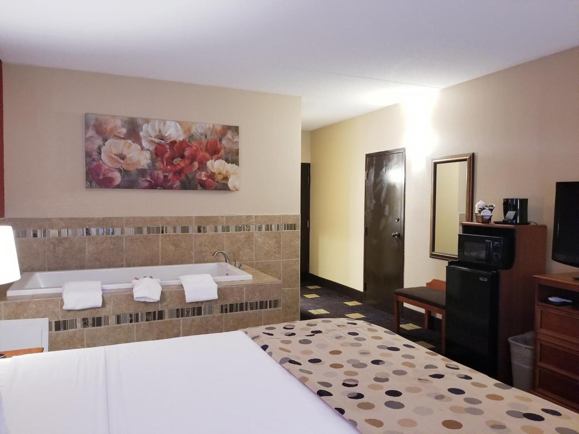 Baymont by Wyndham Indianapolis West photo 21