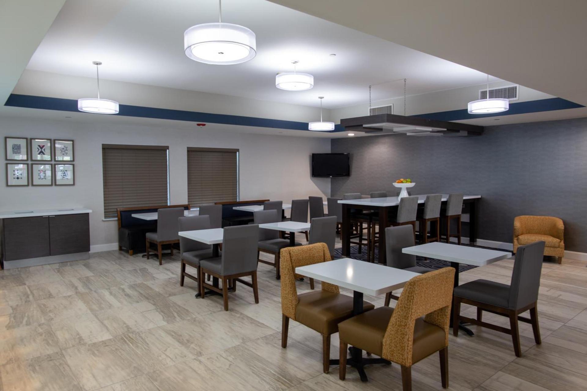 La Quinta by Wyndham Houston East at Normandy photo 10