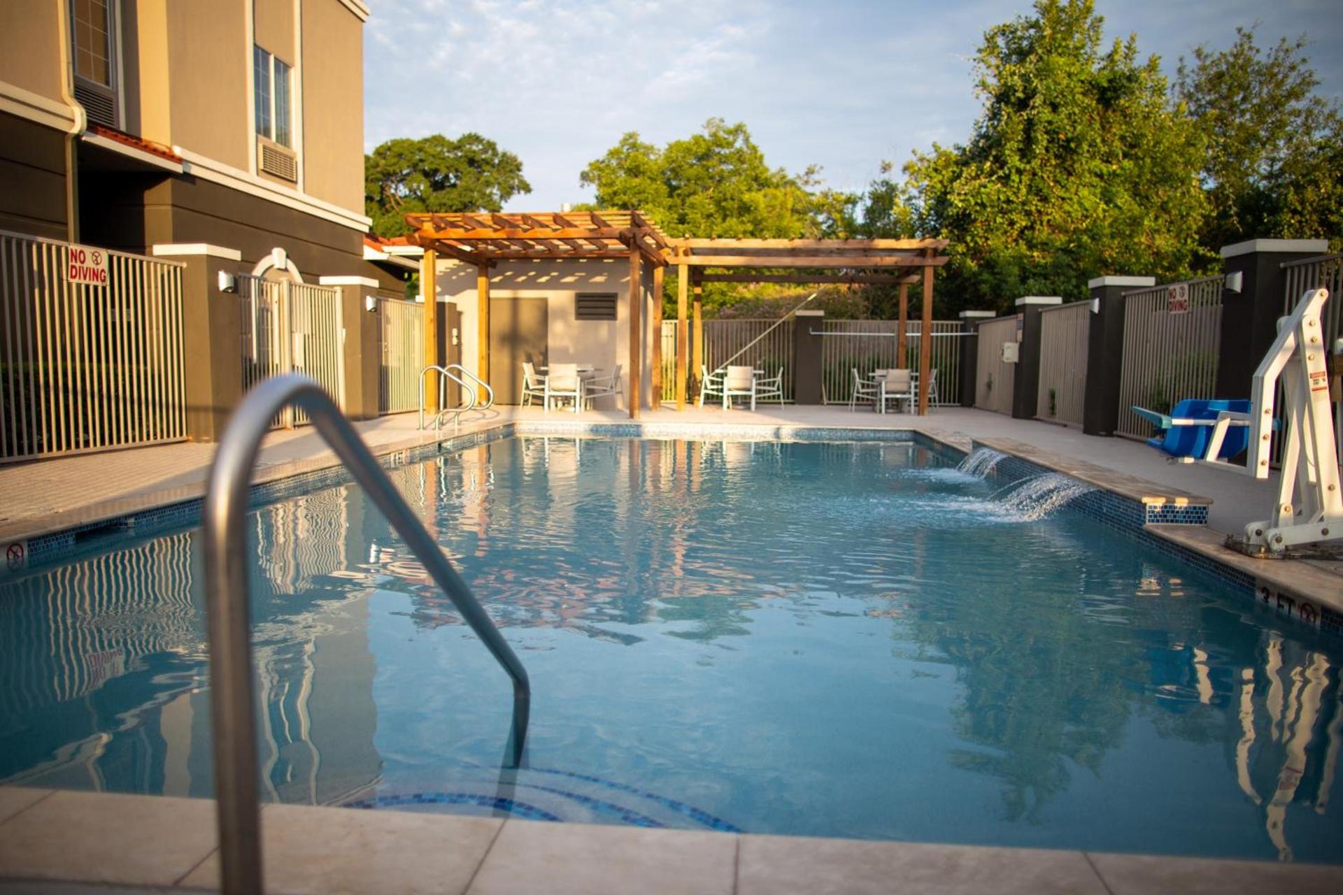 La Quinta by Wyndham Houston East at Normandy photo 20