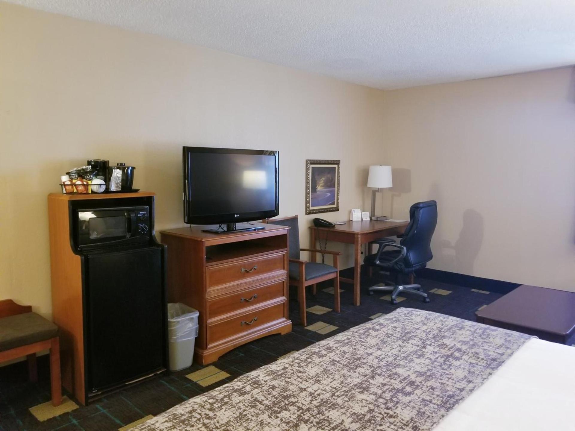 Baymont by Wyndham Indianapolis West photo 16