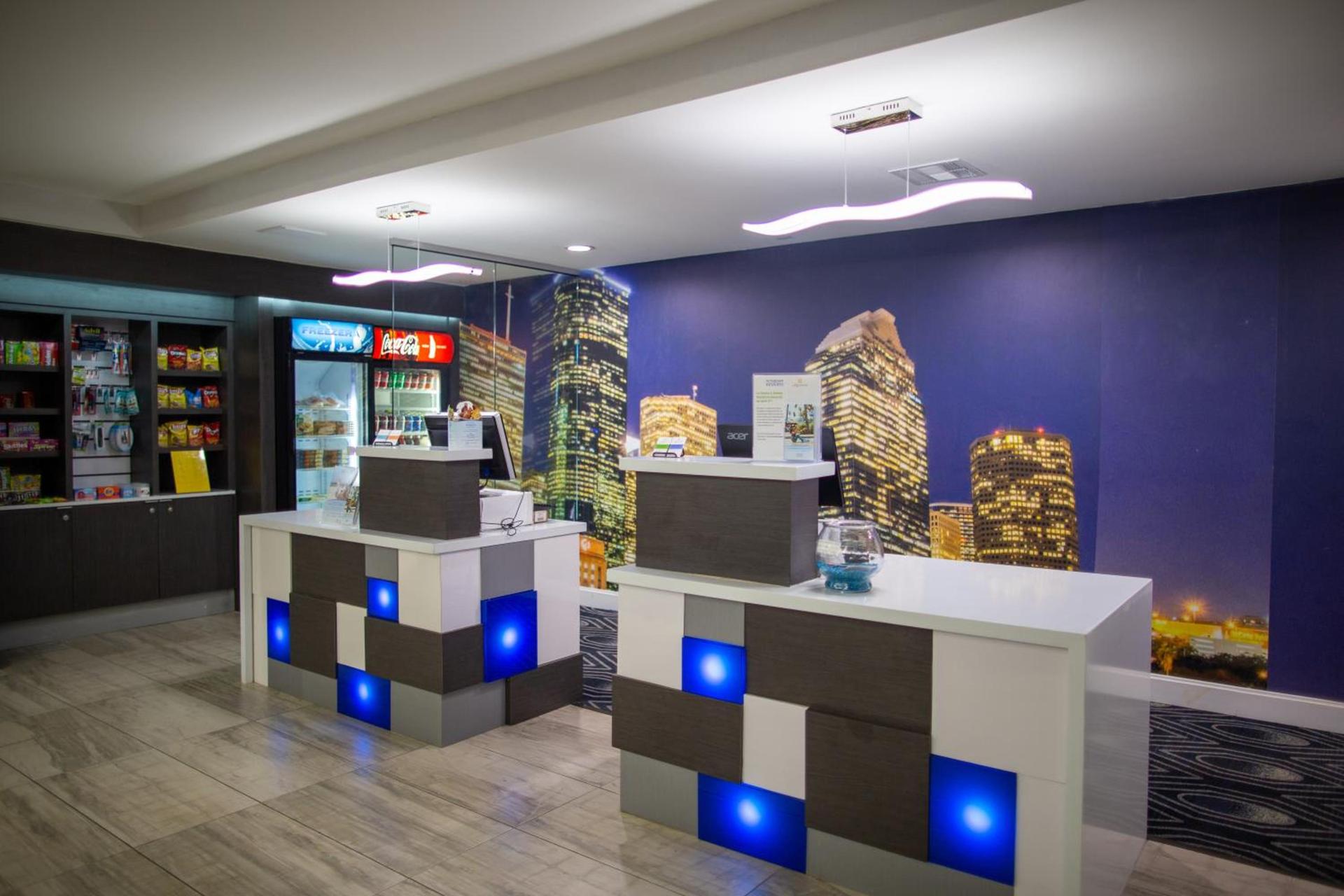 La Quinta by Wyndham Houston East at Normandy photo 23