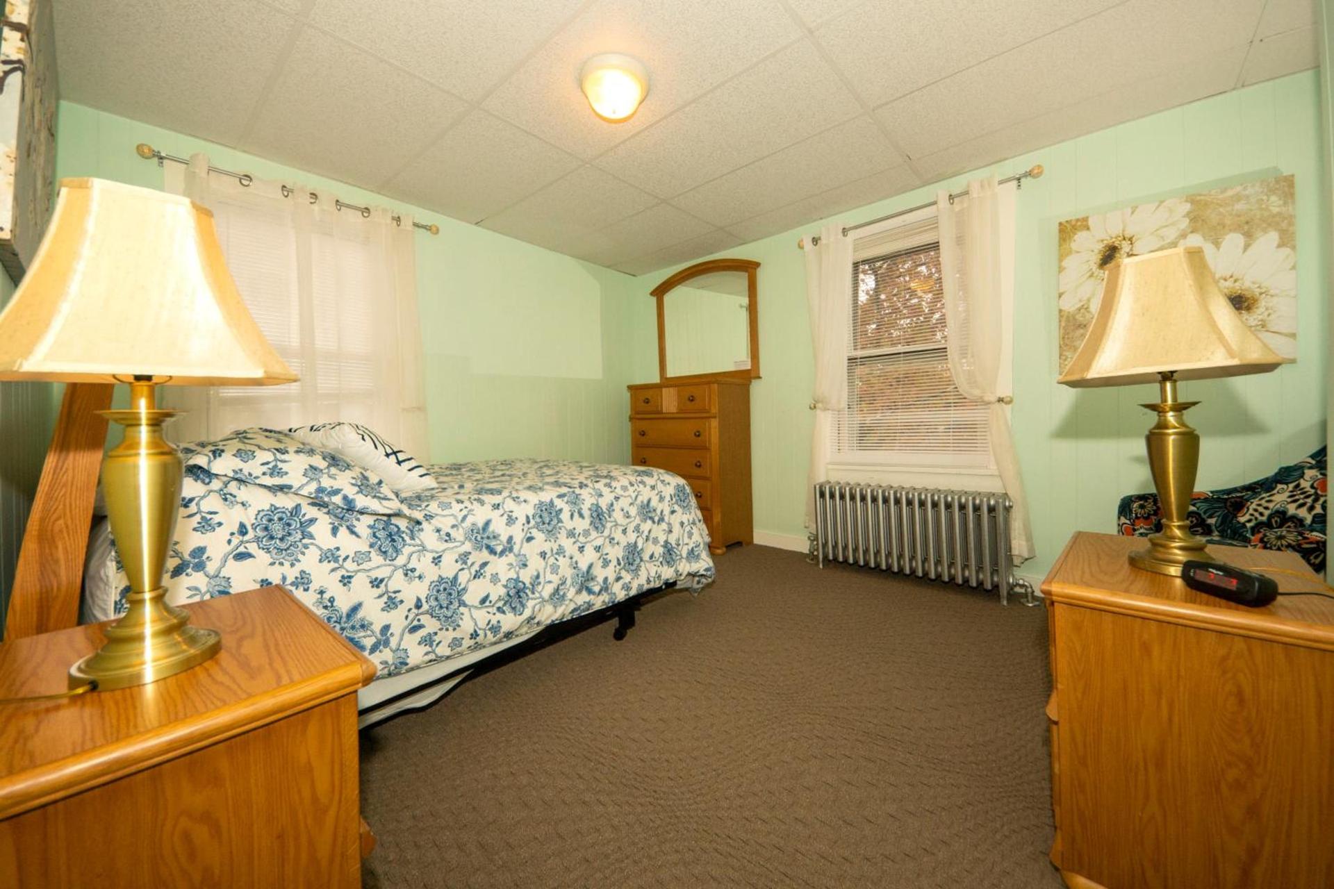 Simmons Motel and Suites photo 38