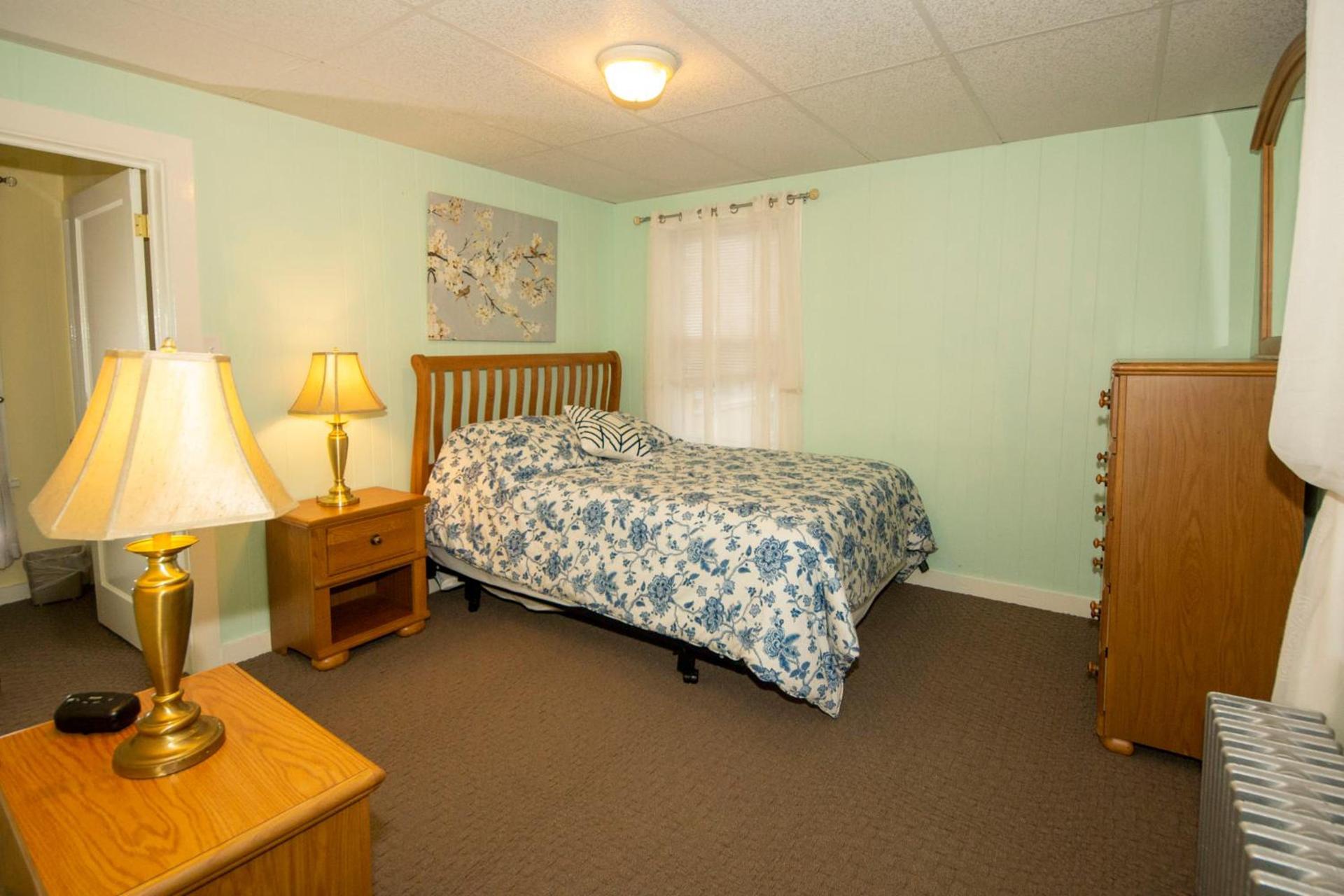 Simmons Motel and Suites photo 58
