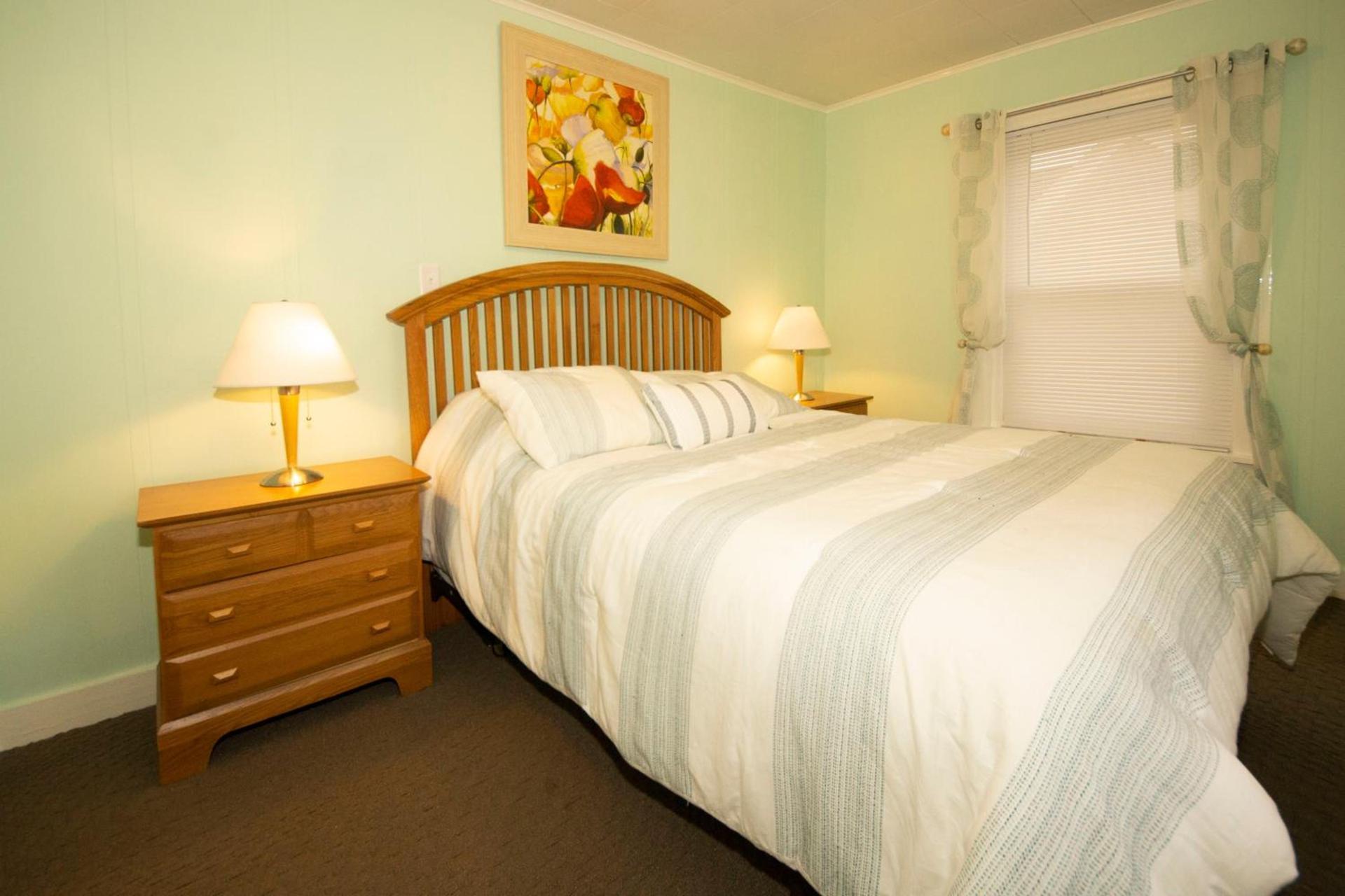 Simmons Motel and Suites photo 56