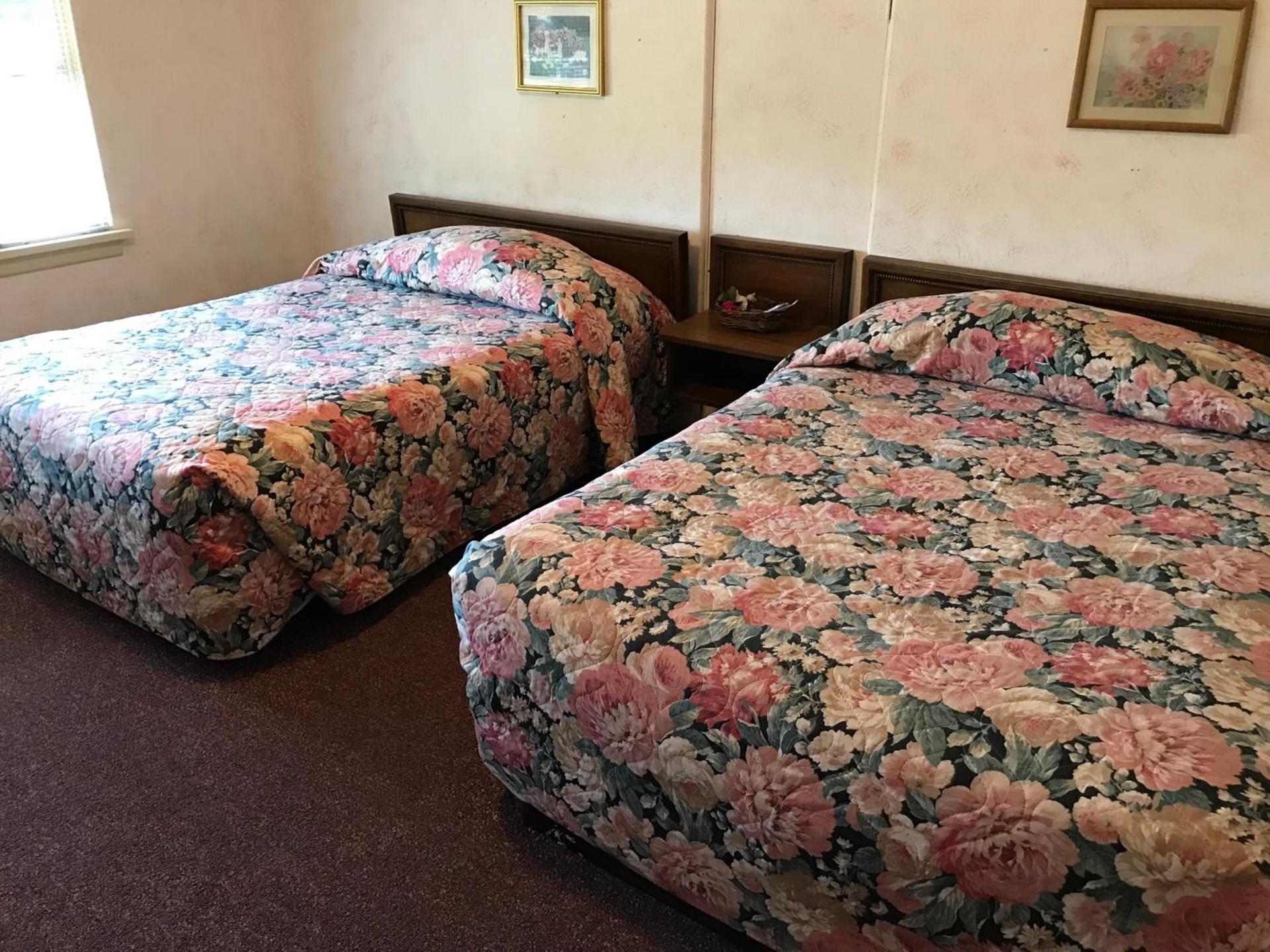 Simmons Motel and Suites photo 48