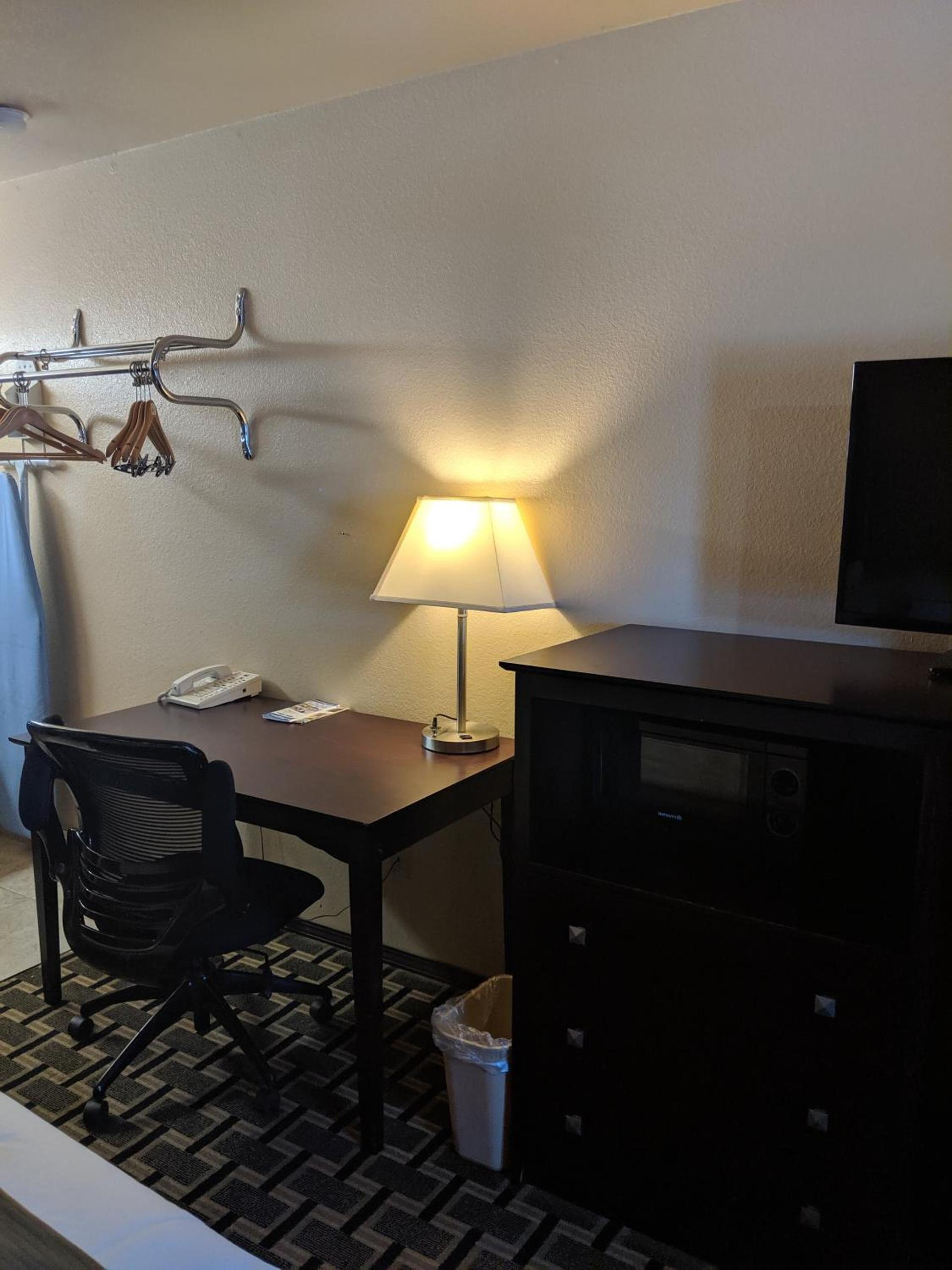 Executive Inn Woodward photo 22
