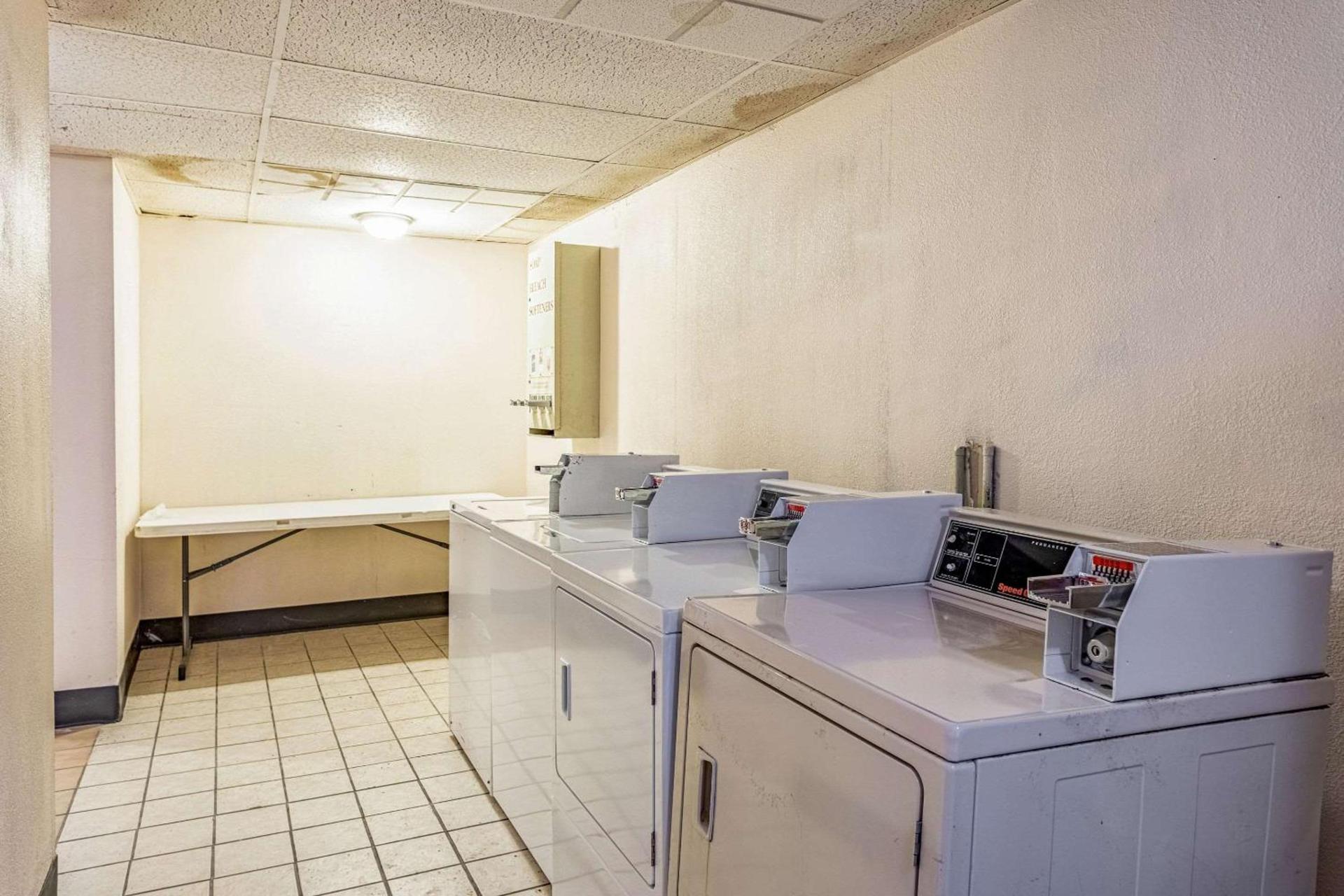 Americas Best Value Inn Fredonia NY photo 27