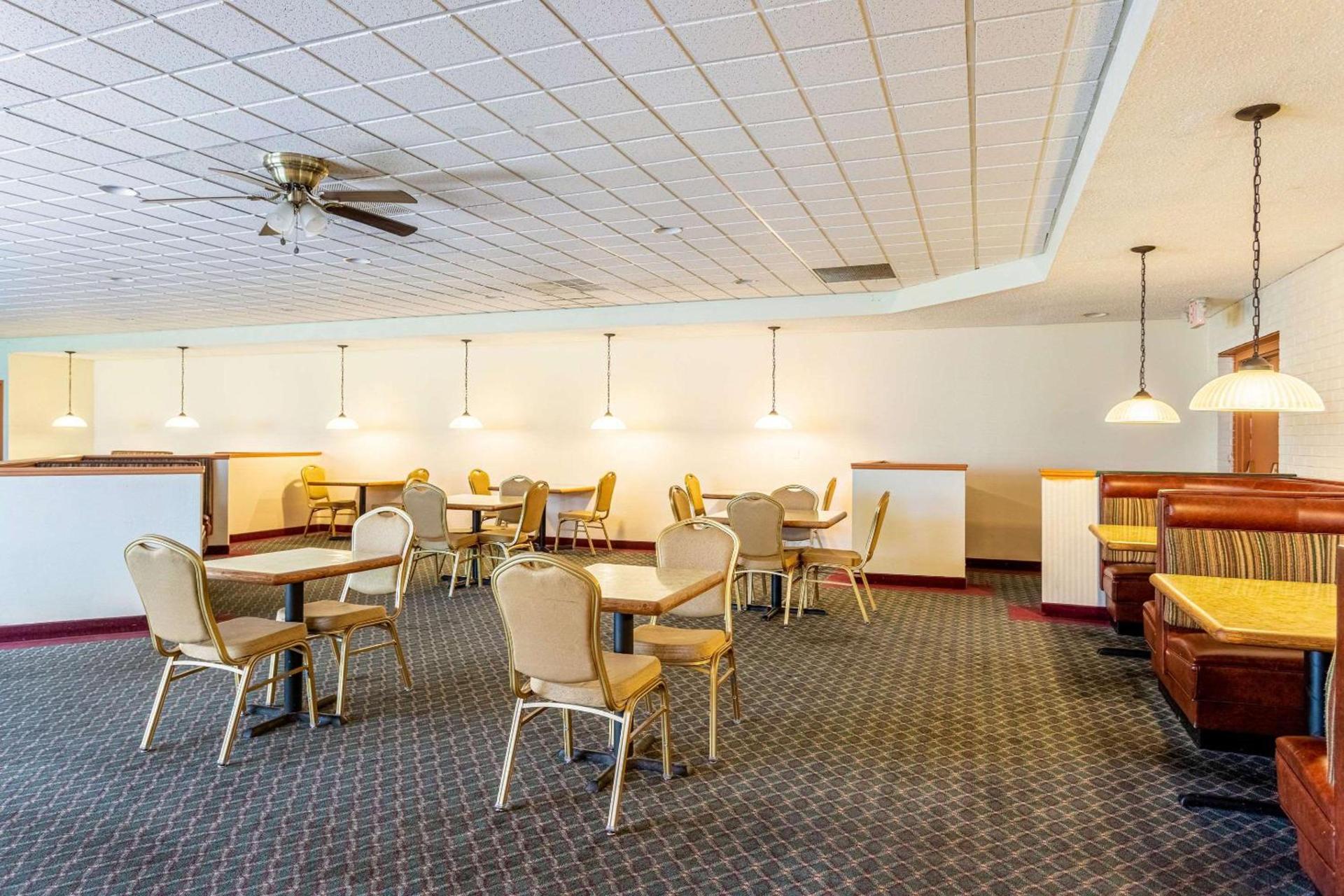 Americas Best Value Inn Fredonia NY photo 23