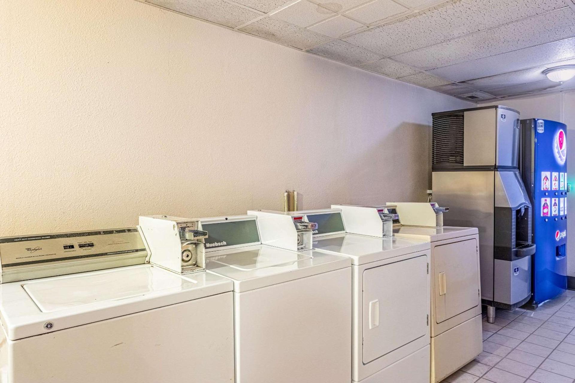 Americas Best Value Inn Fredonia NY photo 28