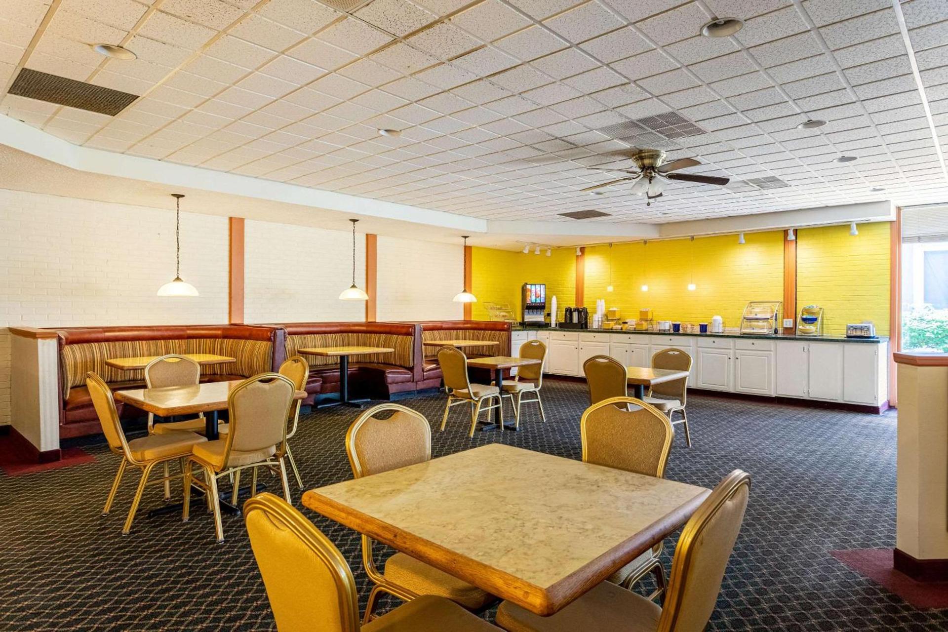 Americas Best Value Inn Fredonia NY photo 24