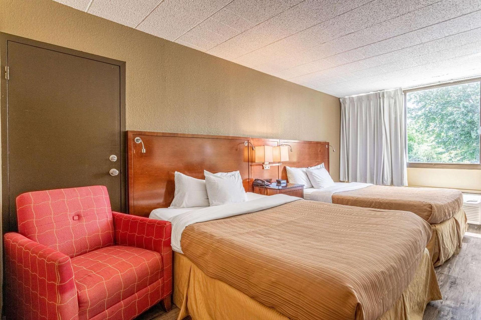 Americas Best Value Inn Fredonia NY photo 13