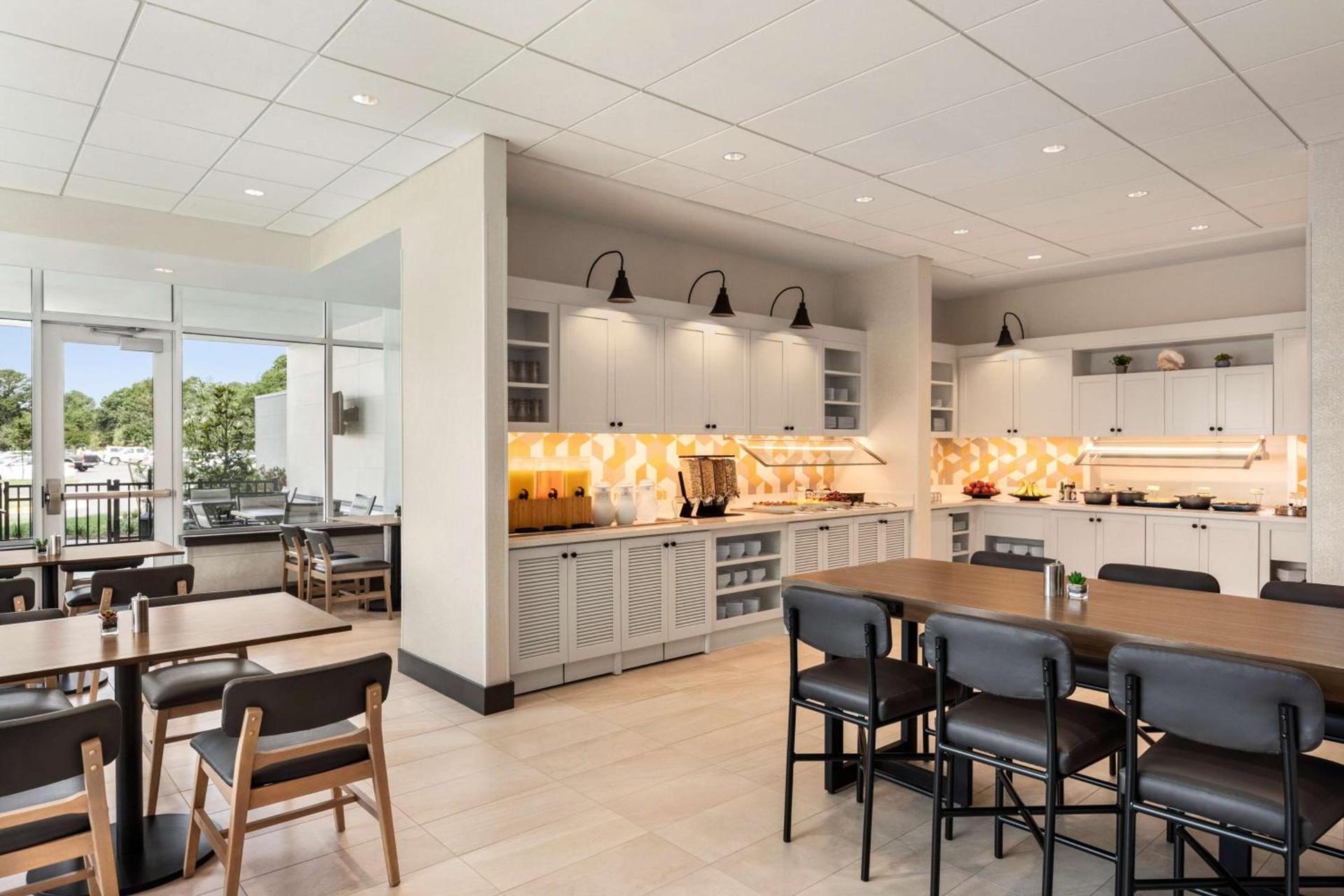 Hyatt Place Virginia Beach Town Center photo 33