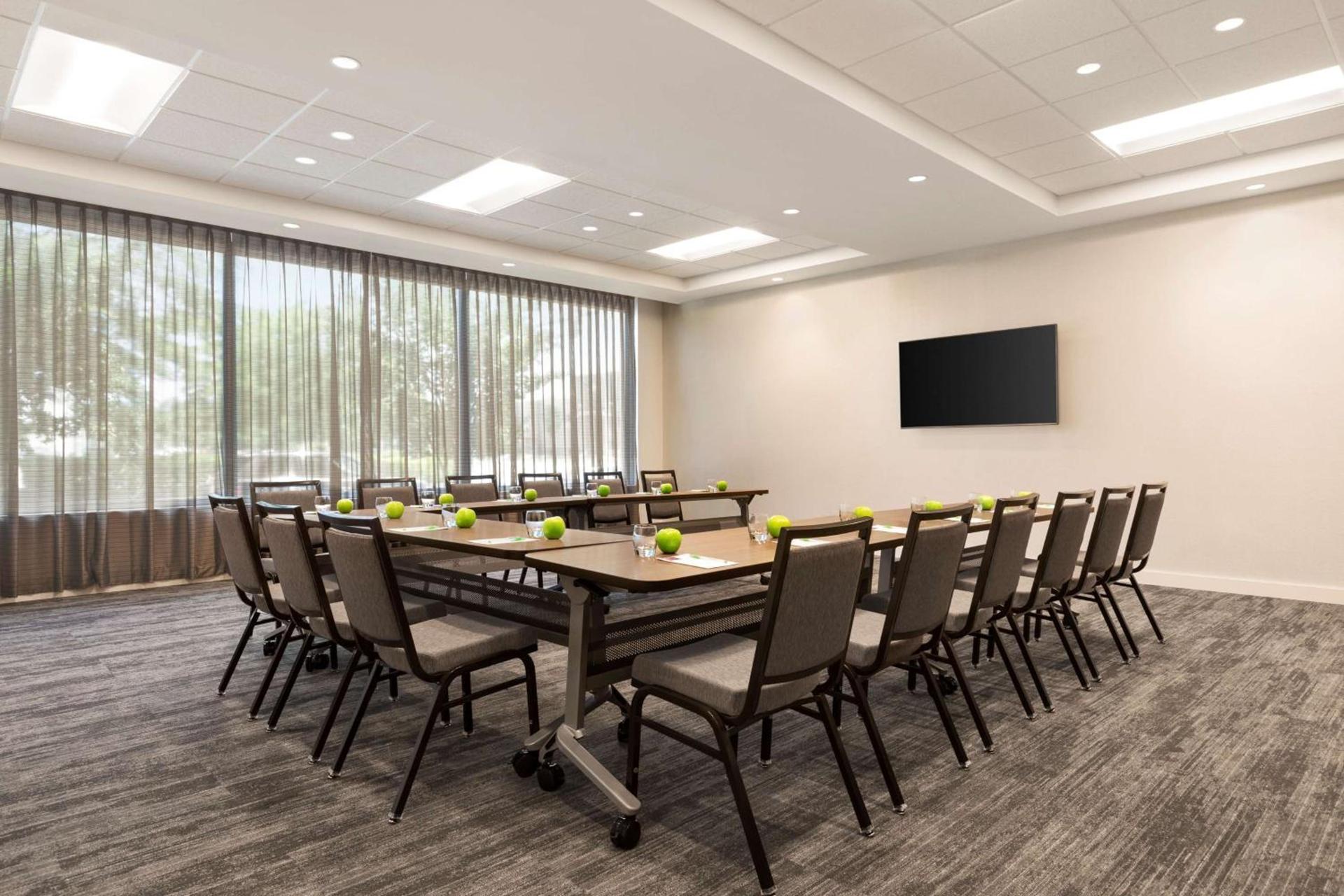 Hyatt Place Virginia Beach Town Center photo 42