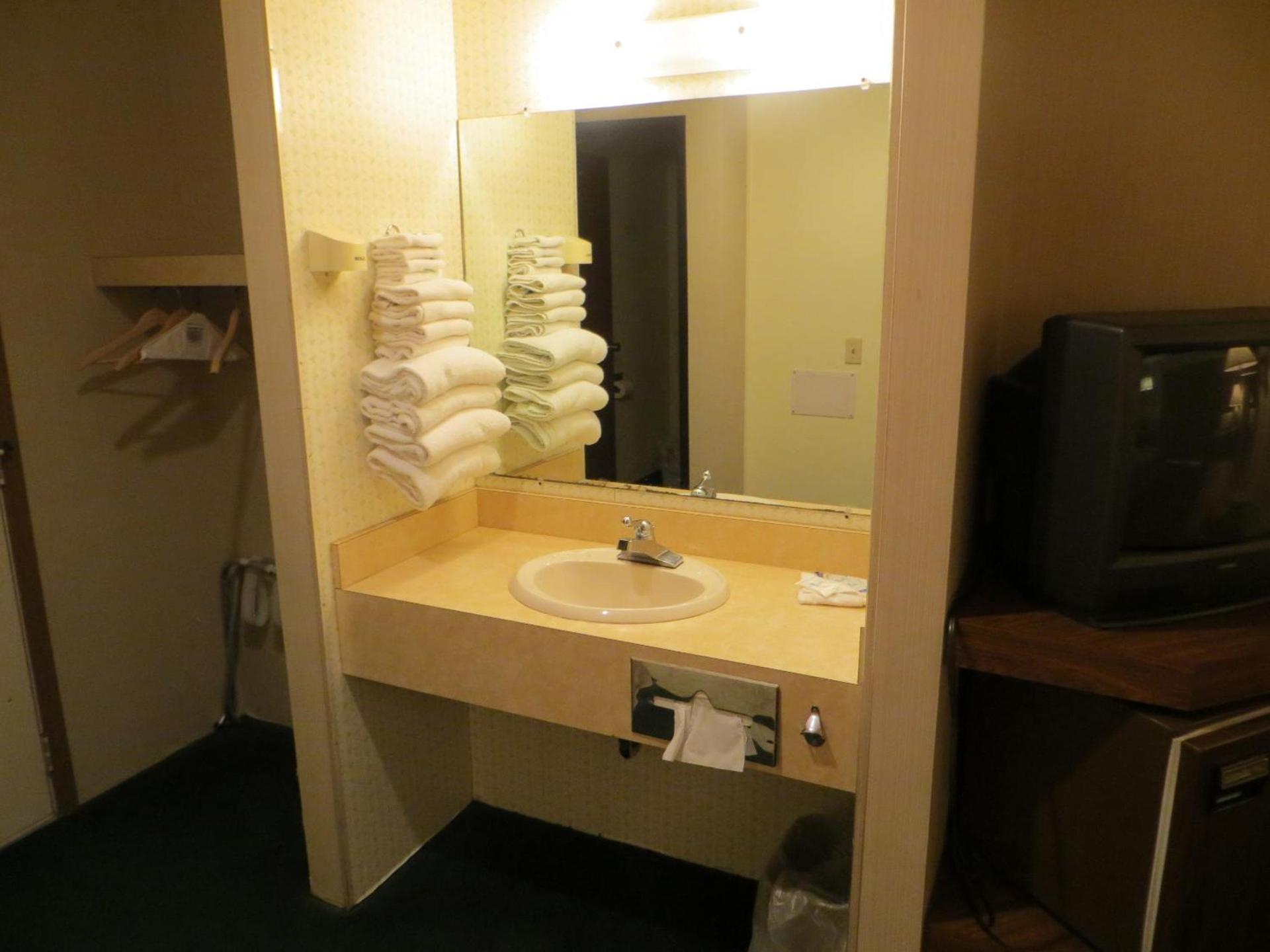 Starlite Budget Inn photo 24