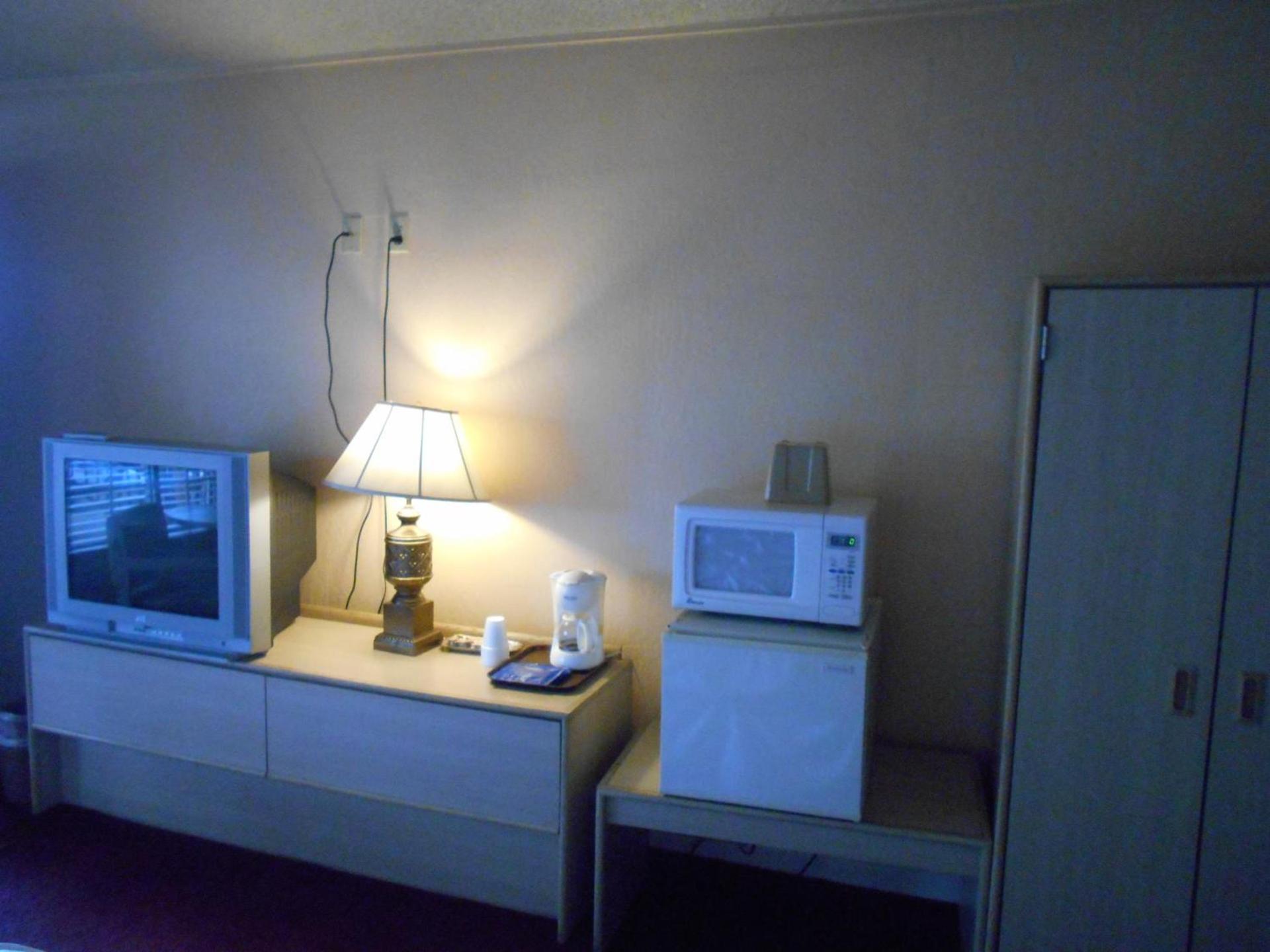 Victorian Inn photo 24