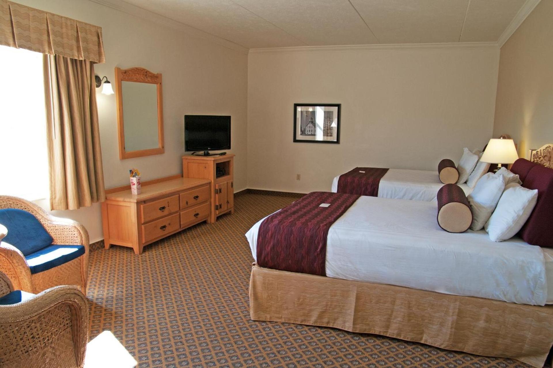 Cherry Tree Inn & Suites photo 6