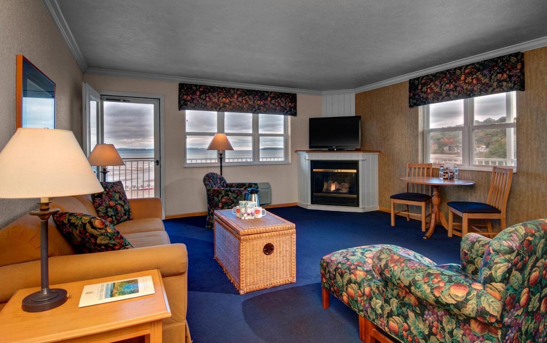 Cherry Tree Inn & Suites photo 7