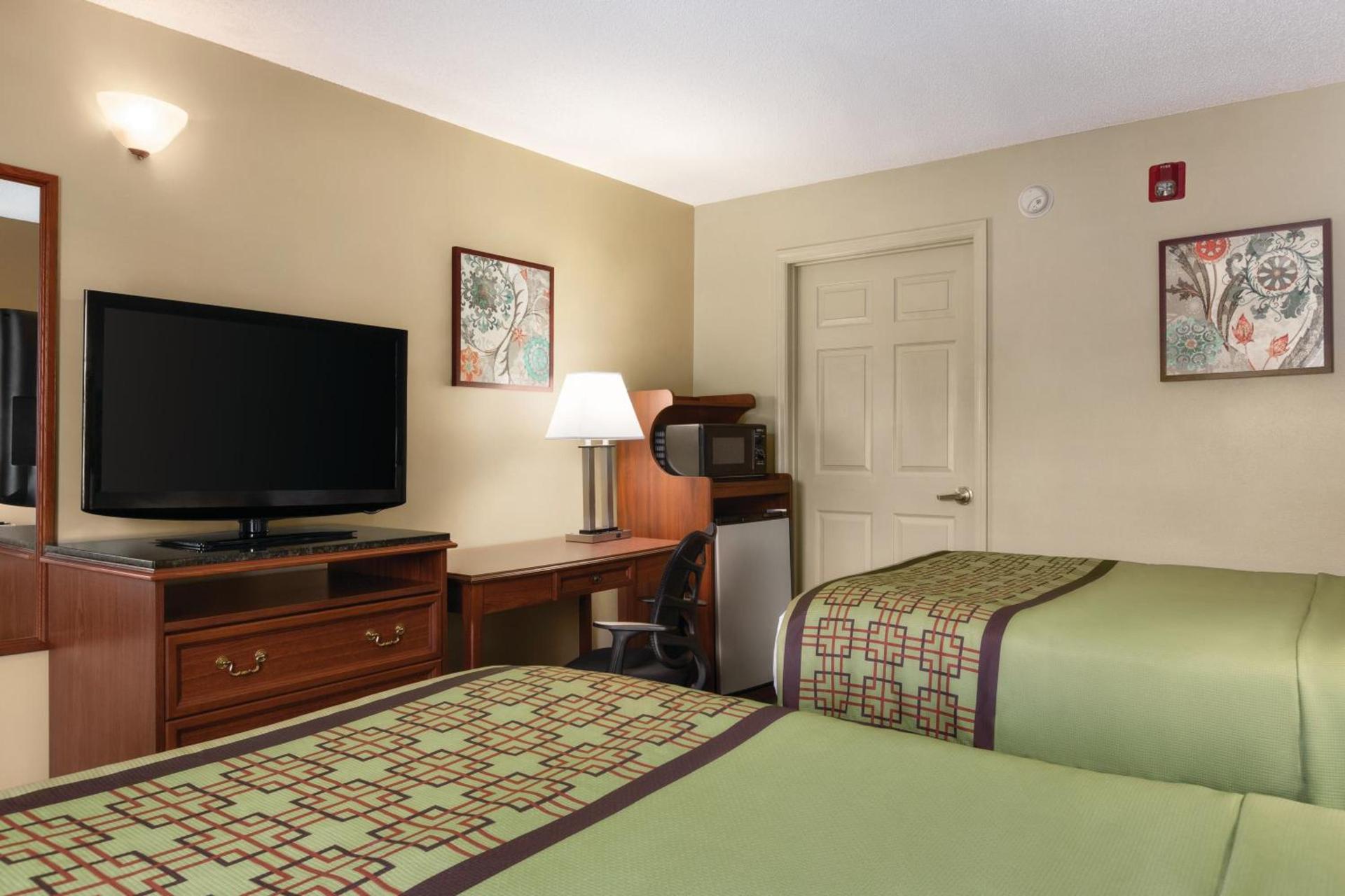 Baymont by Wyndham Warner Robins photo 52
