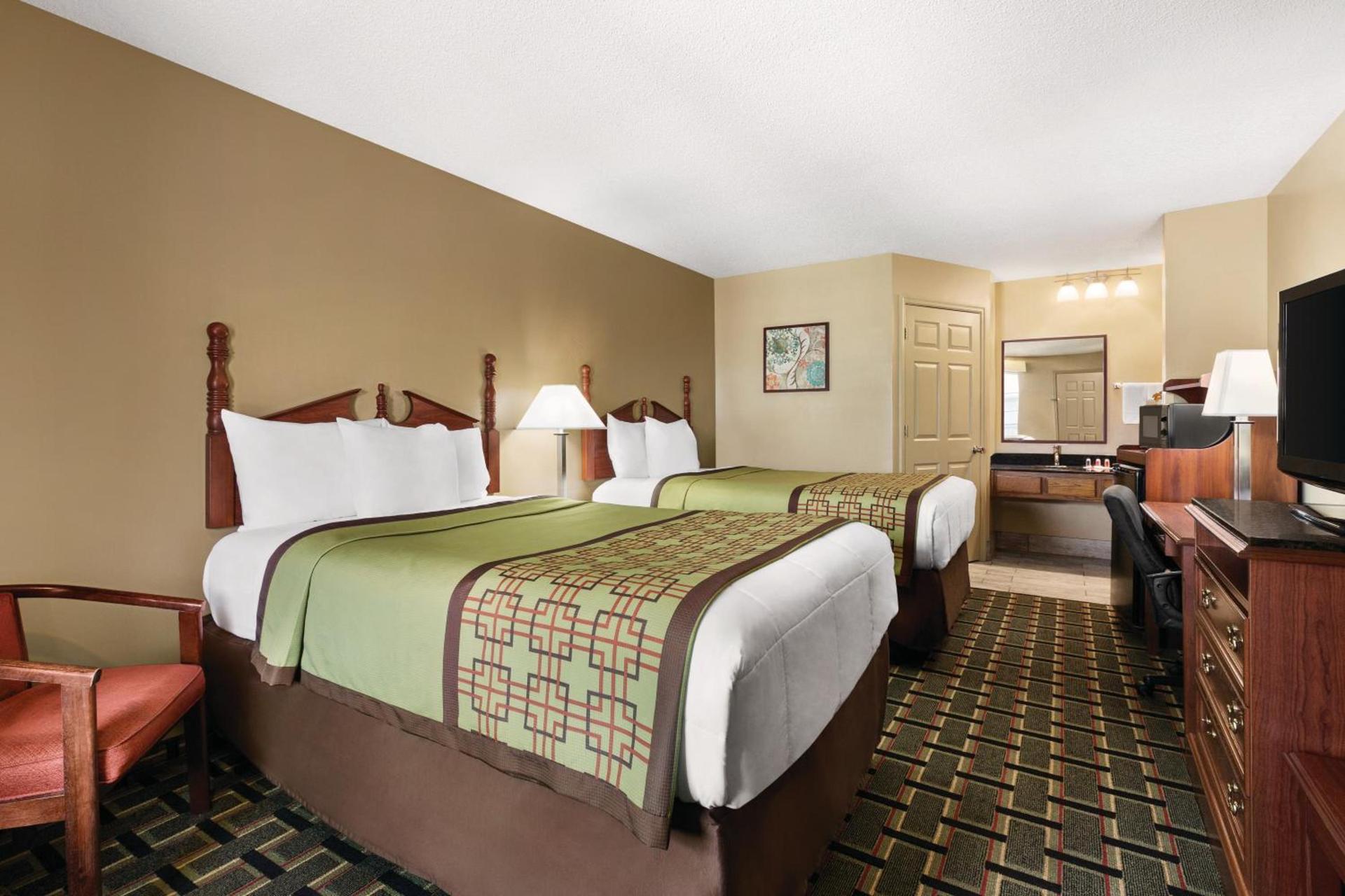 Baymont by Wyndham Warner Robins photo 51