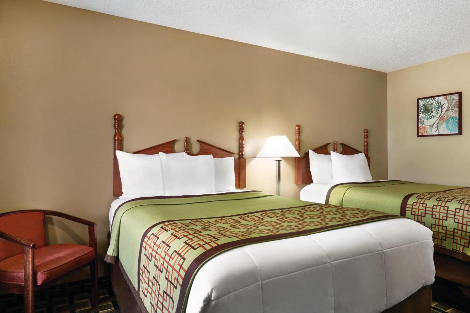 Baymont by Wyndham Warner Robins photo 49