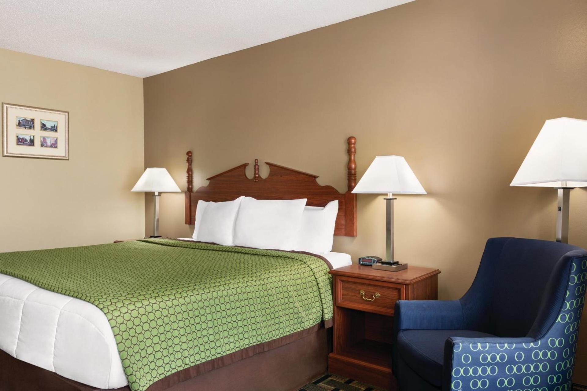 Baymont by Wyndham Warner Robins photo 48