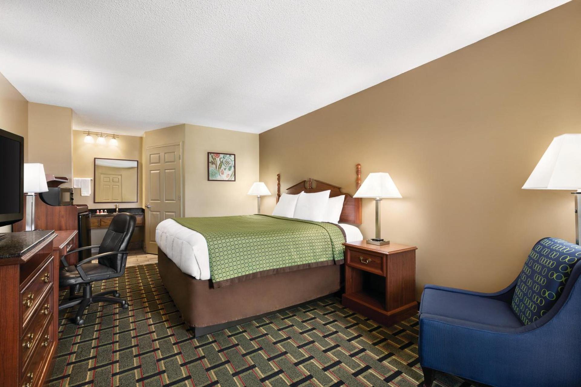 Baymont by Wyndham Warner Robins photo 44