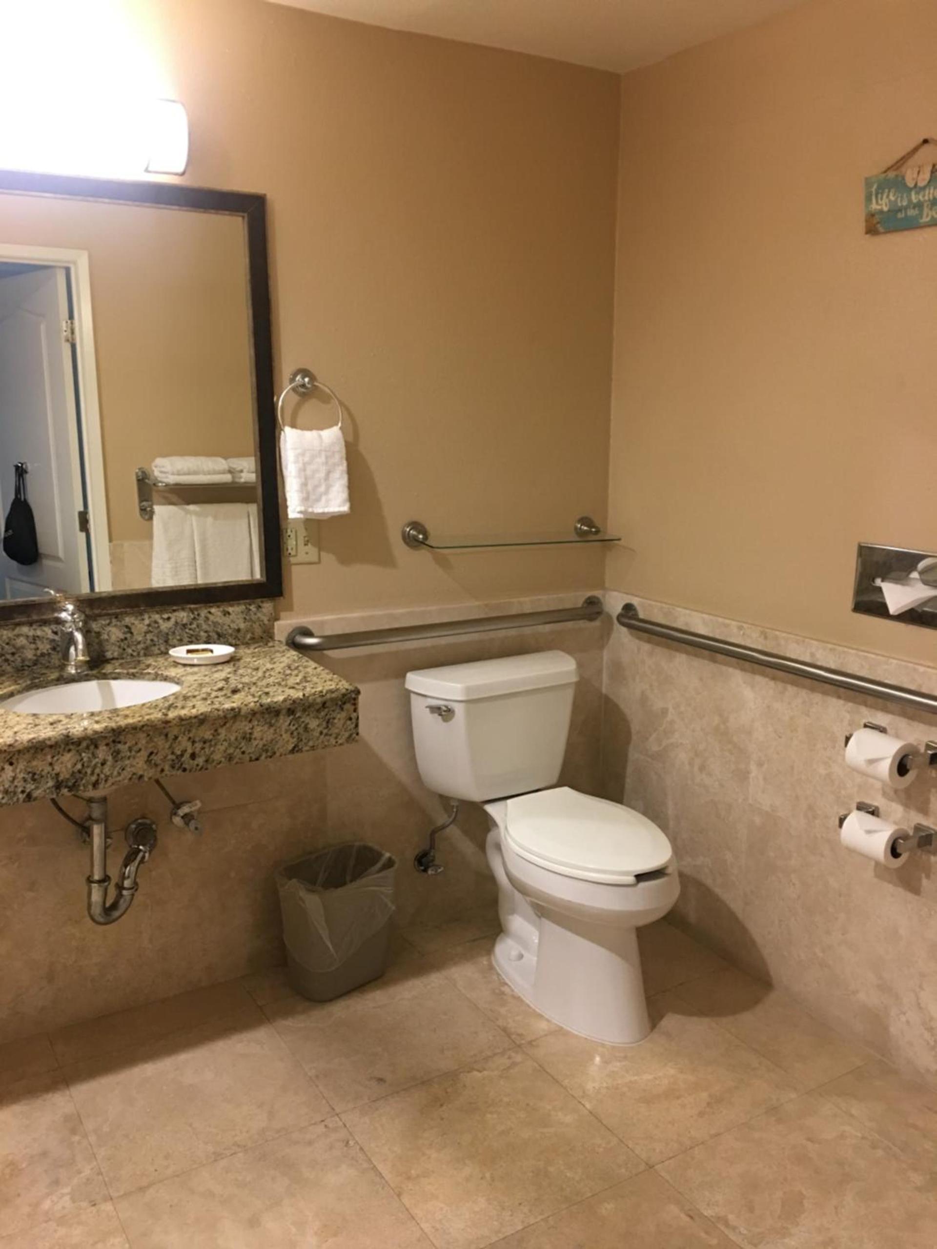 Best Western Plus Marina Shores Hotel photo 29