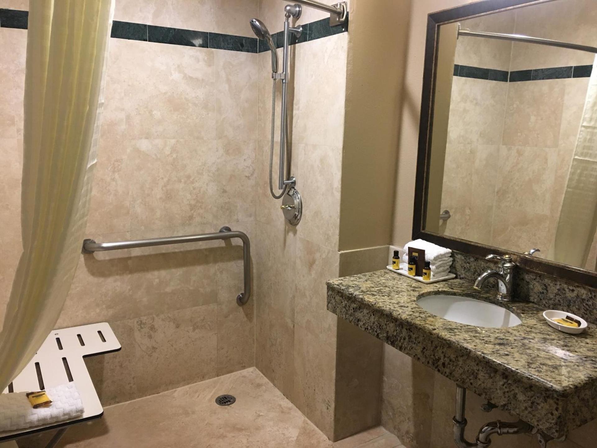 Best Western Plus Marina Shores Hotel photo 28