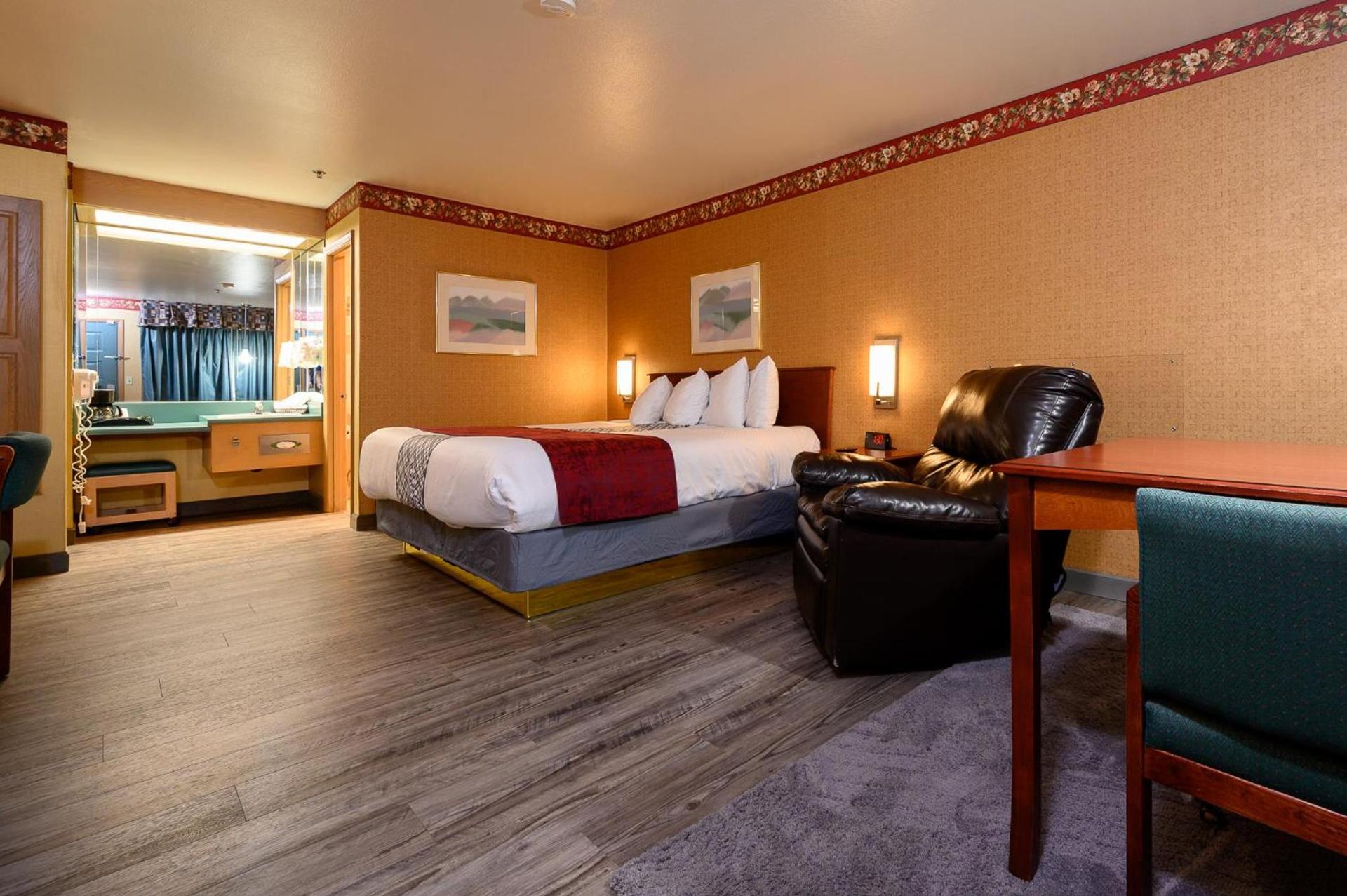 Americas Best Value Inn Phoenix Medford photo 4