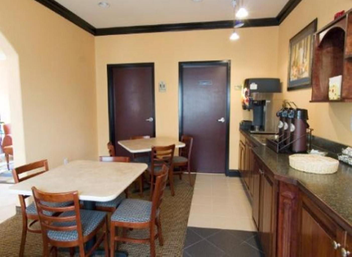 Garden Inn Hotel photo 9