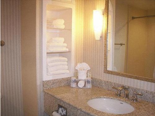 Holiday Inn Express Hotel & Suites Drums-Hazelton by IHG photo 41