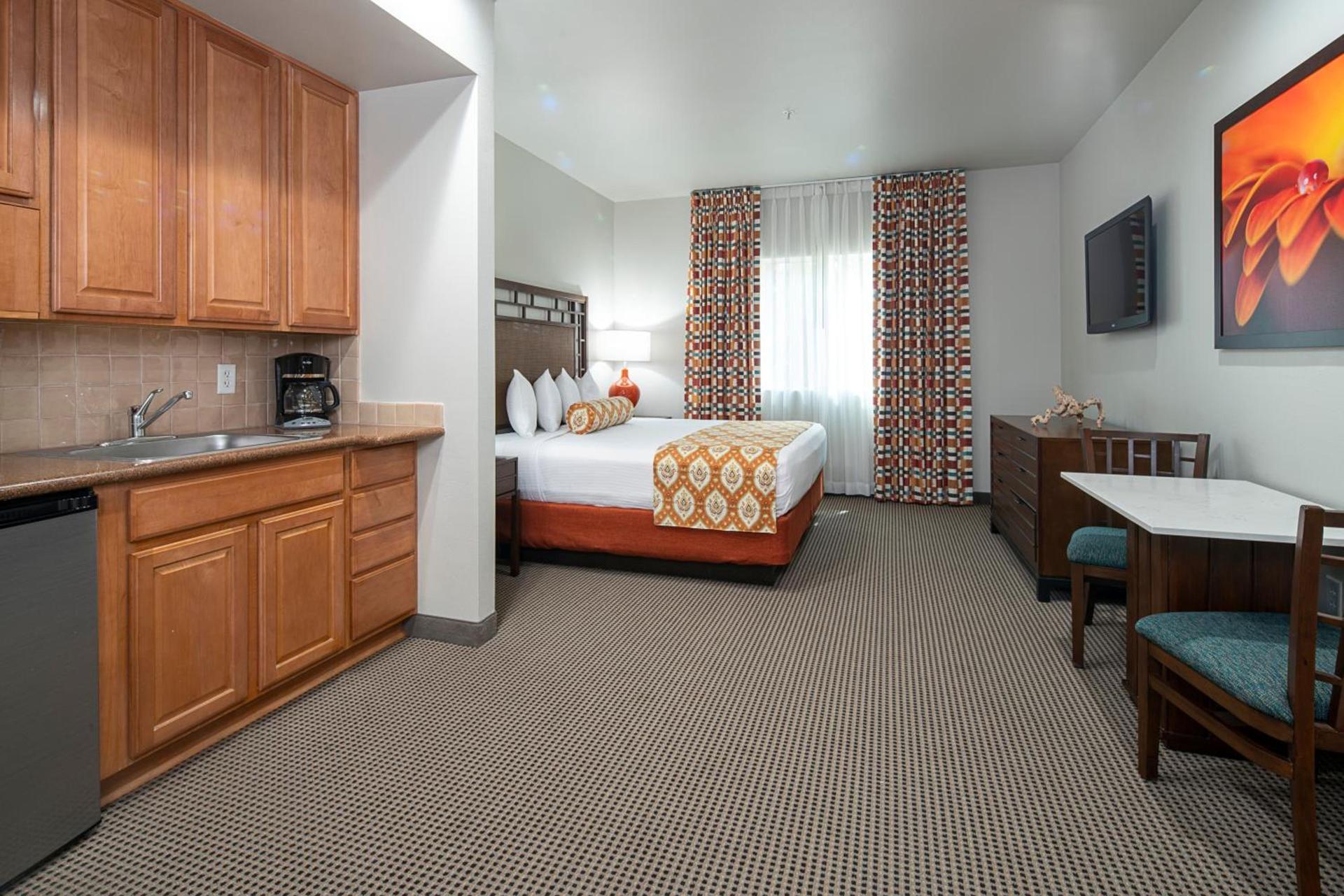 Tahiti All-Suite Resort photo 2