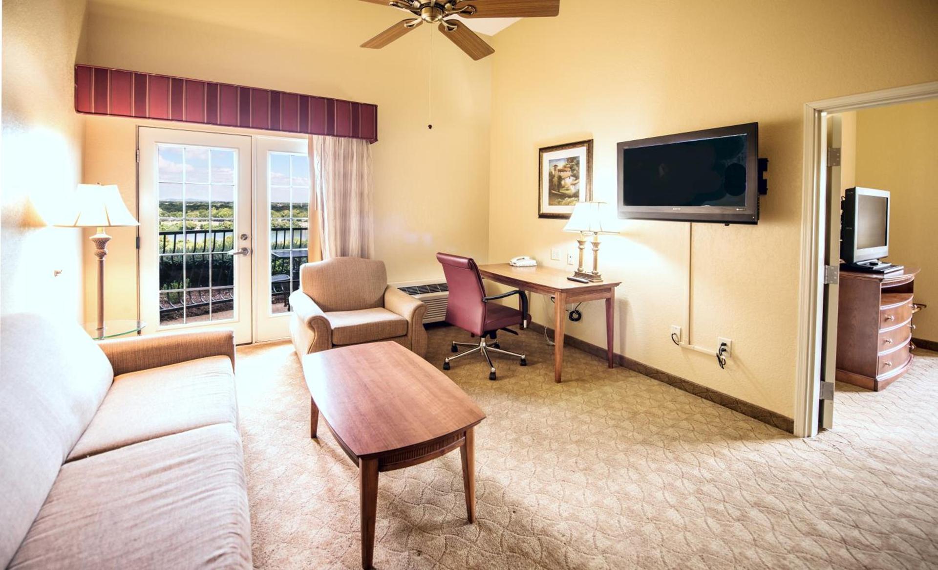La Quinta by Wyndham Marble Falls photo 30