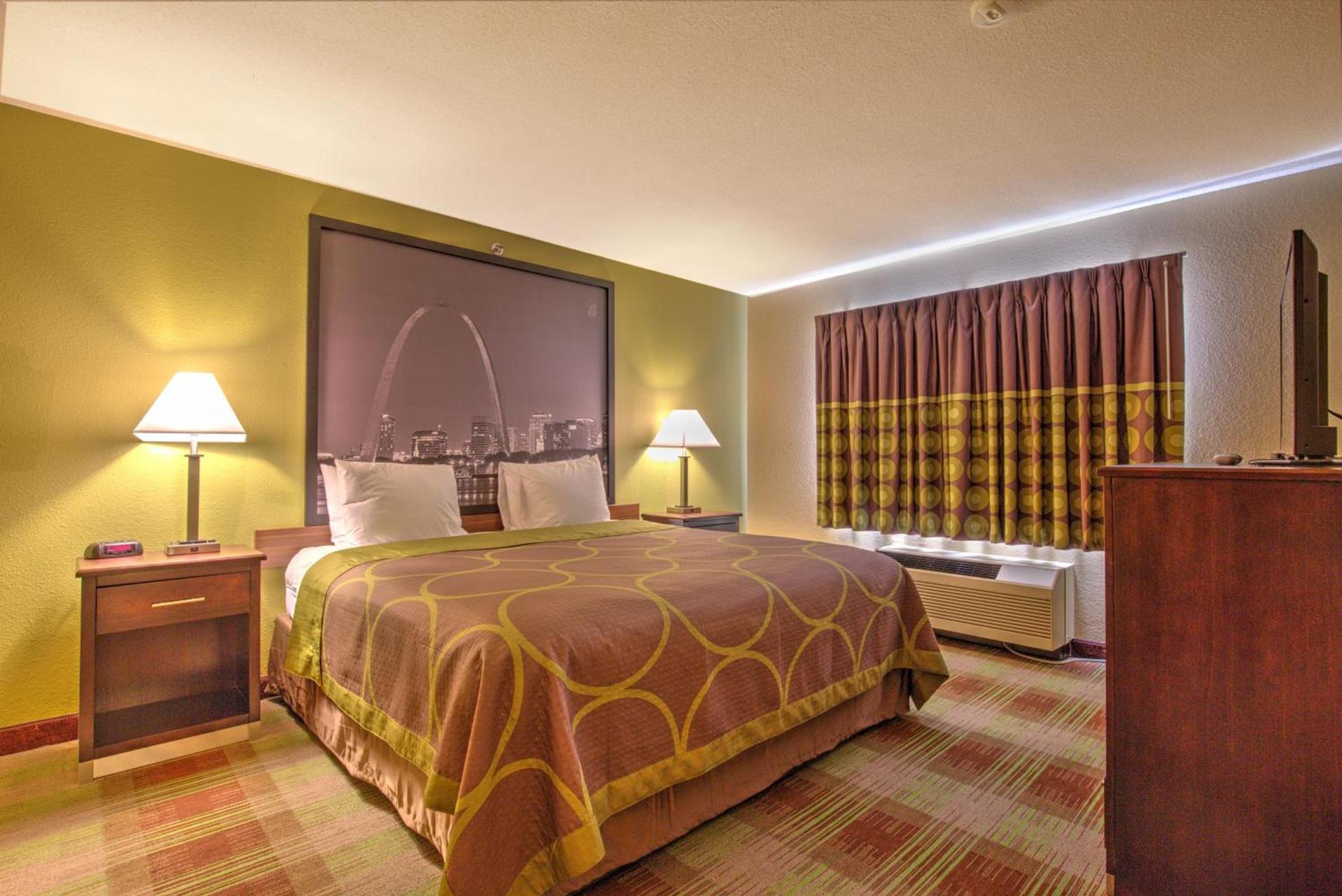Super 8 by Wyndham Waterloo photo 36