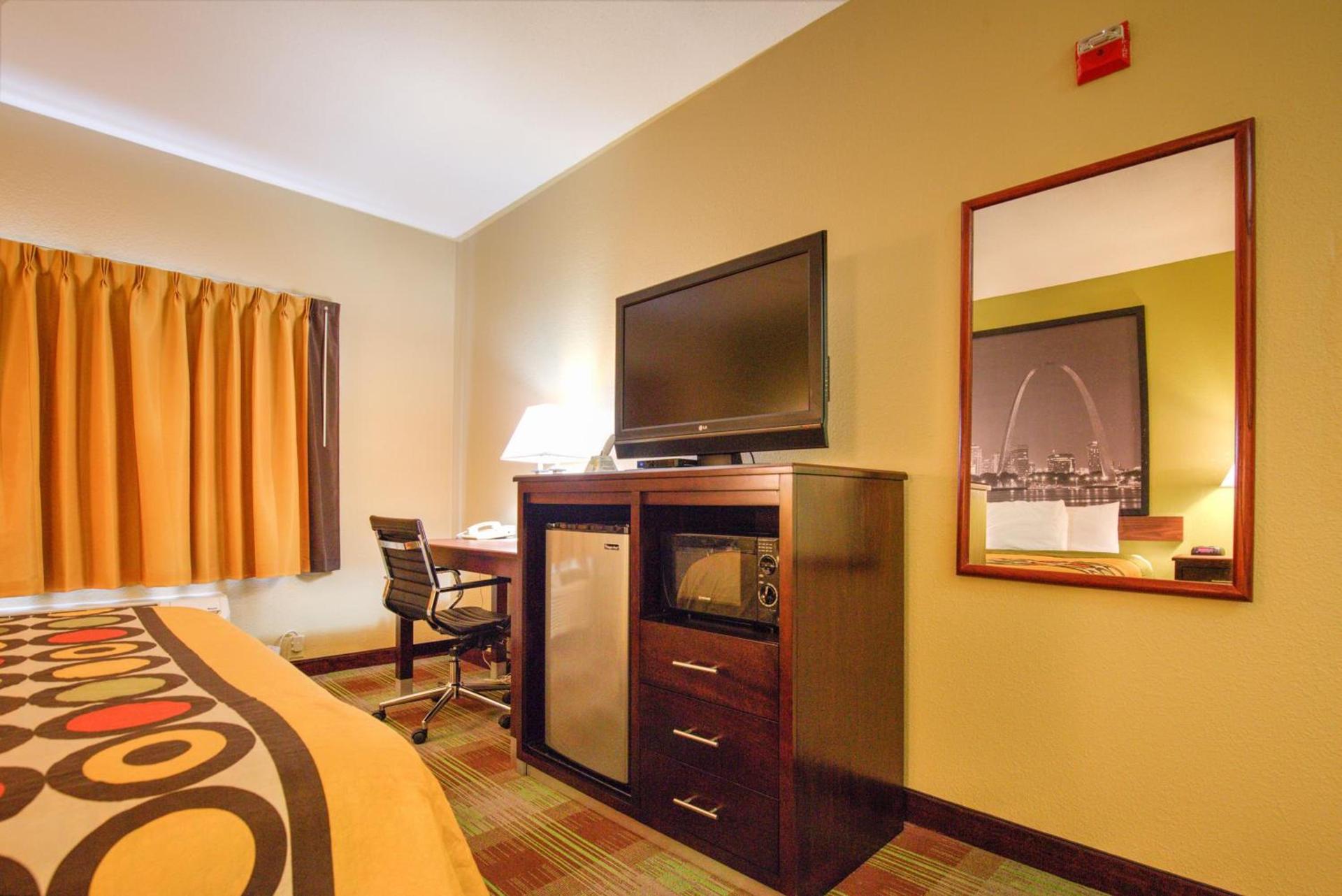 Super 8 by Wyndham Waterloo photo 37