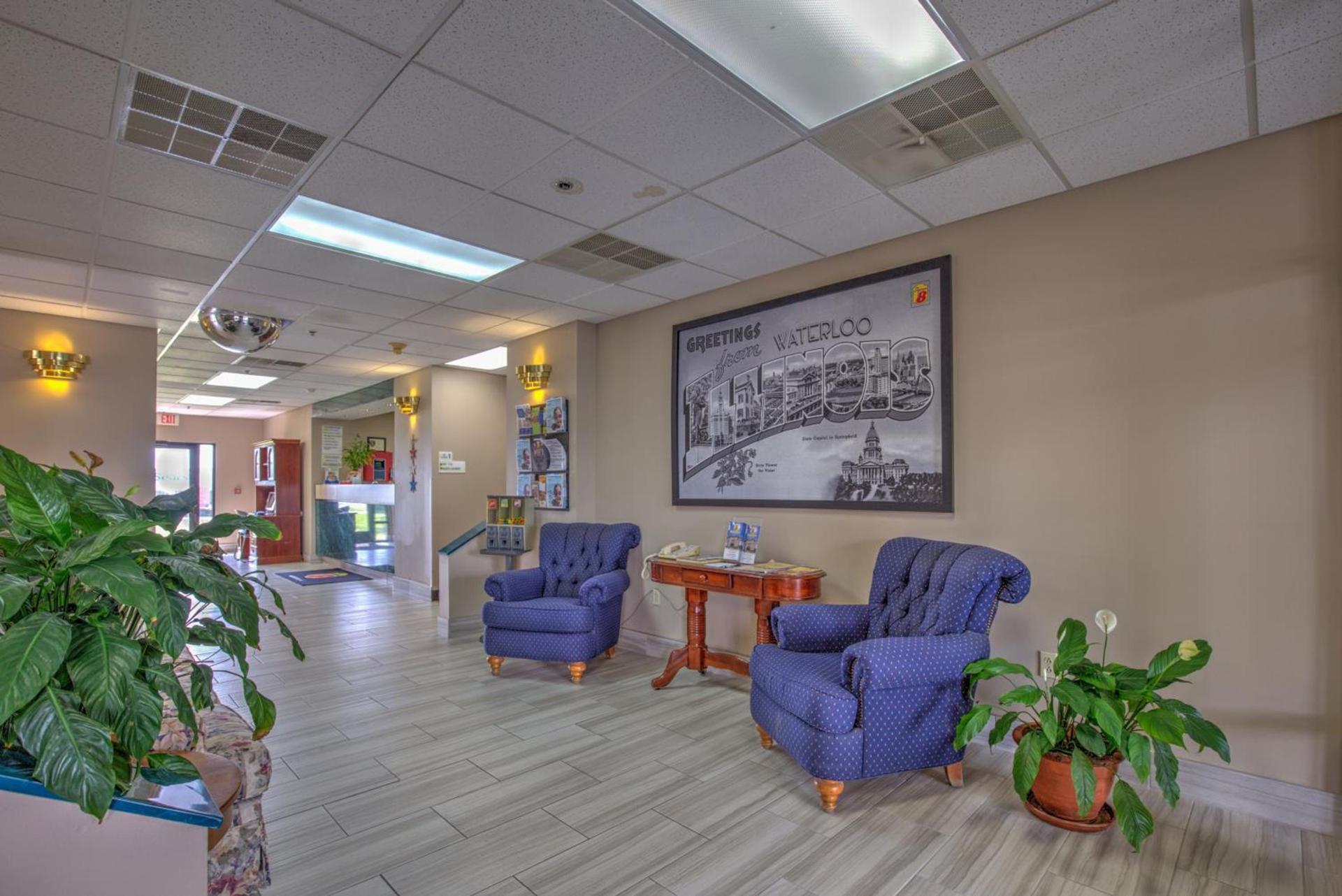 Super 8 by Wyndham Waterloo photo 22
