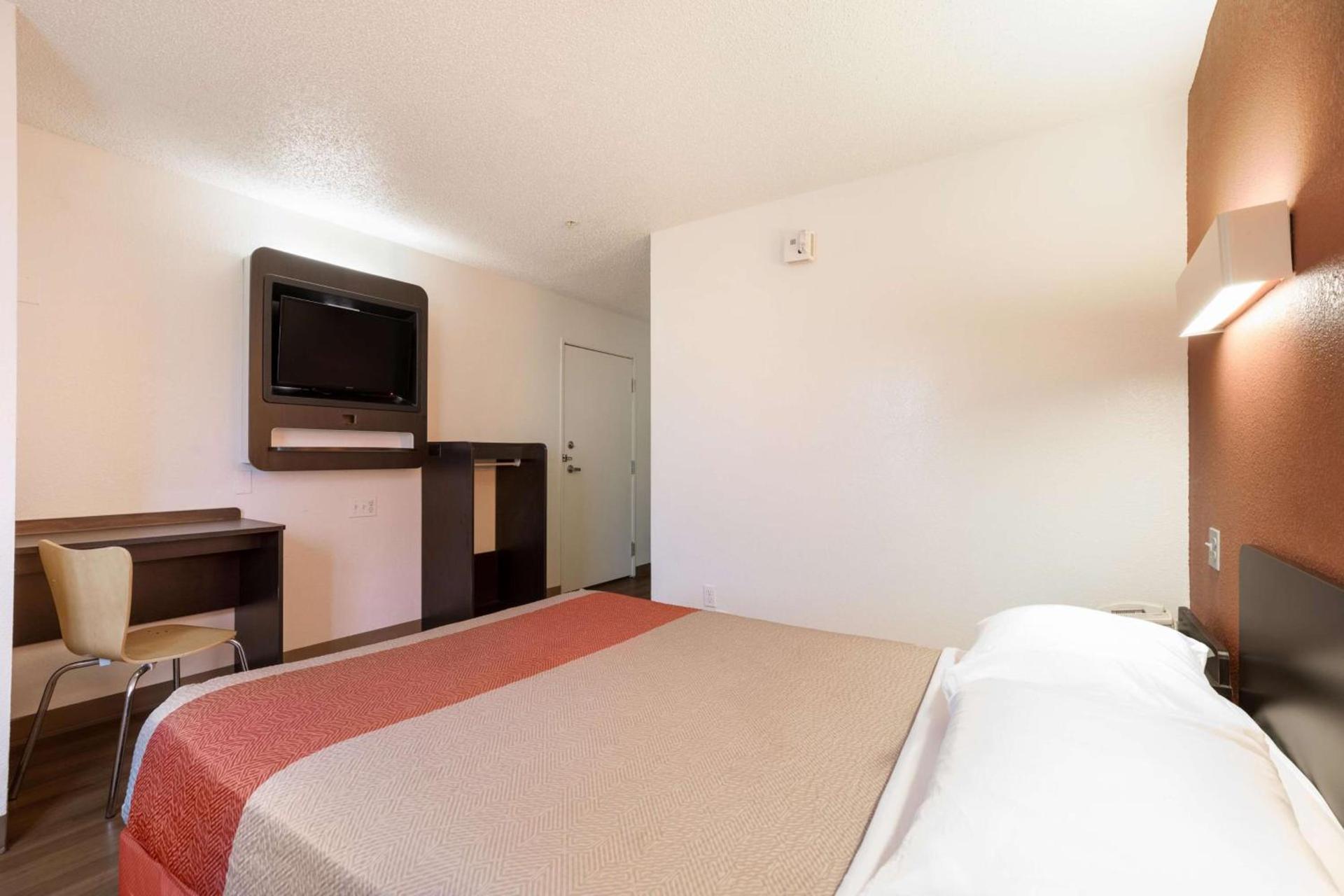 Motel 6-Orlando, FL - International Dr photo 10