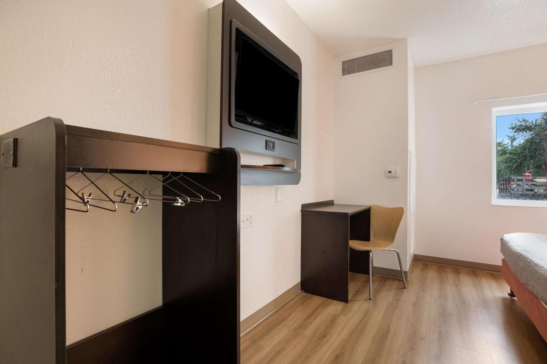 Motel 6-Orlando, FL - International Dr photo 18